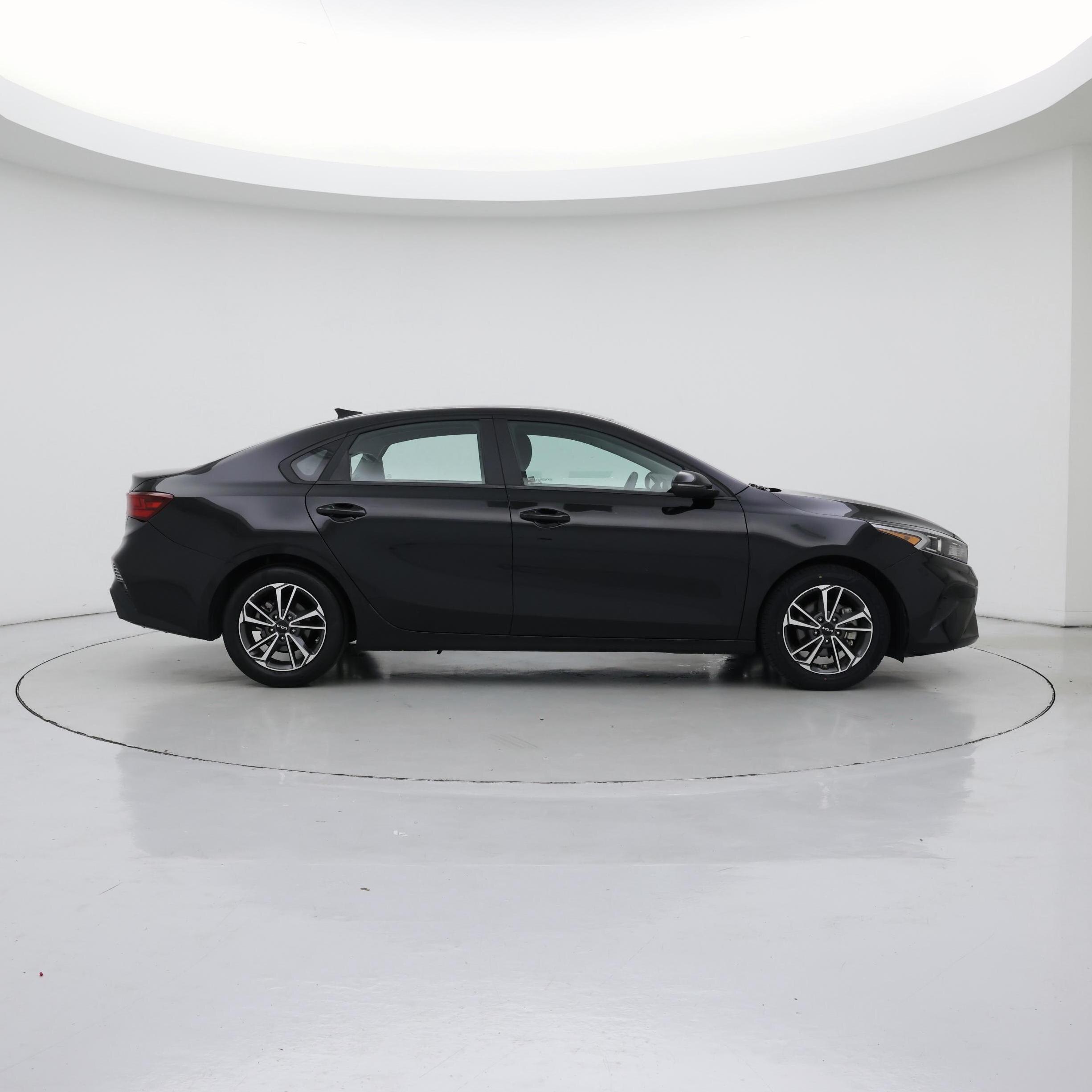 Thumbnail: 2022 Kia Forte - 7
