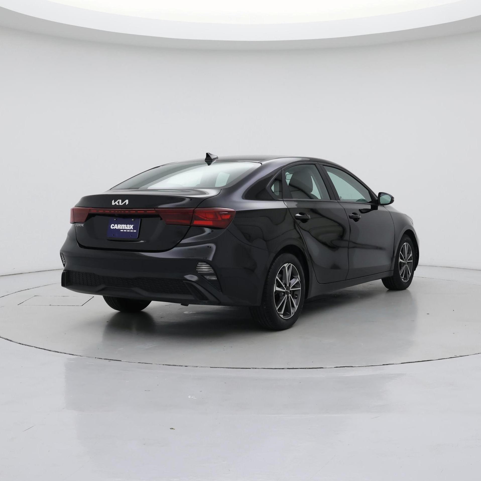 Thumbnail: 2022 Kia Forte - 8