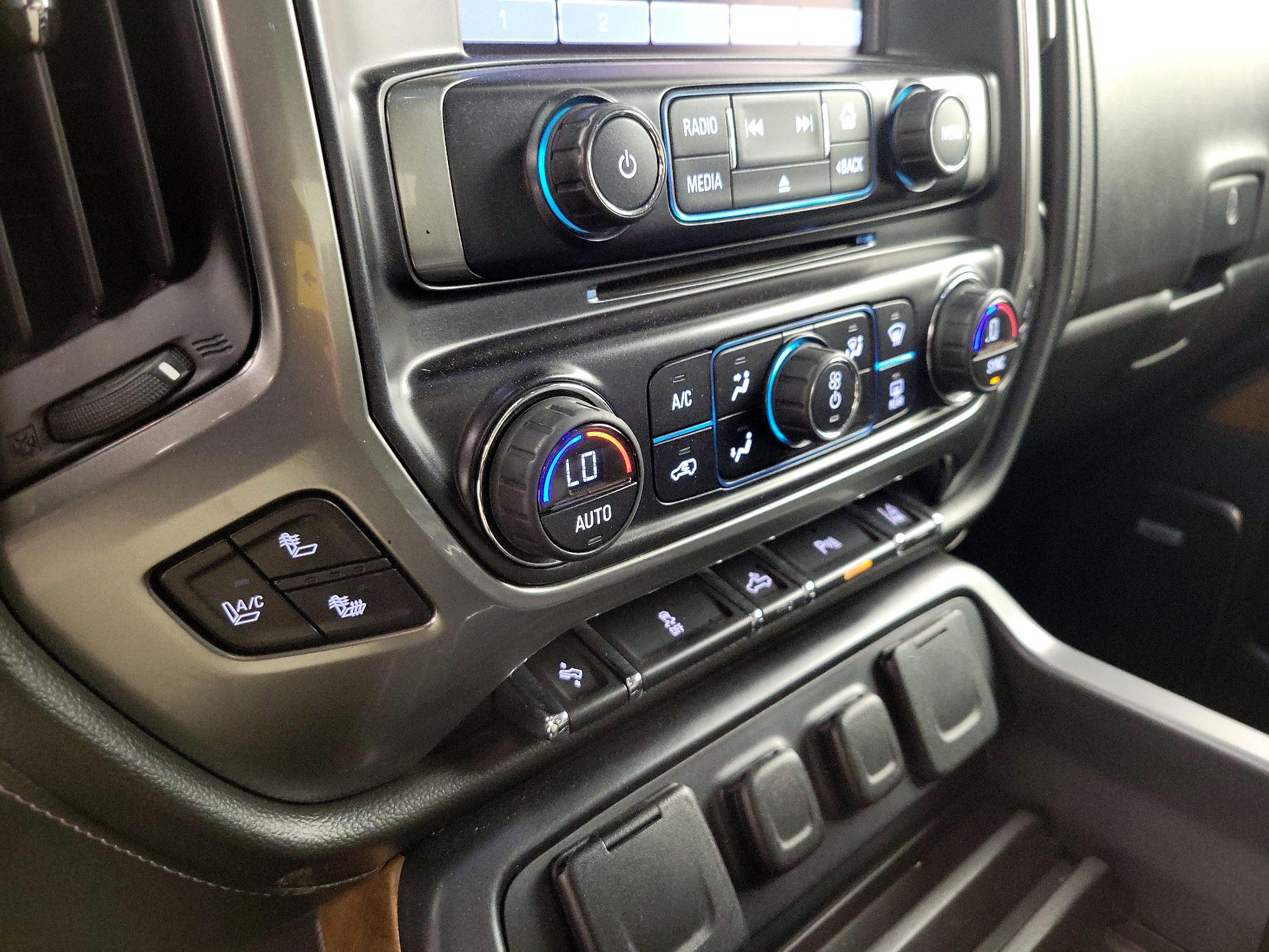 Thumbnail: 2015 Chevrolet Silverado 1500 - 16