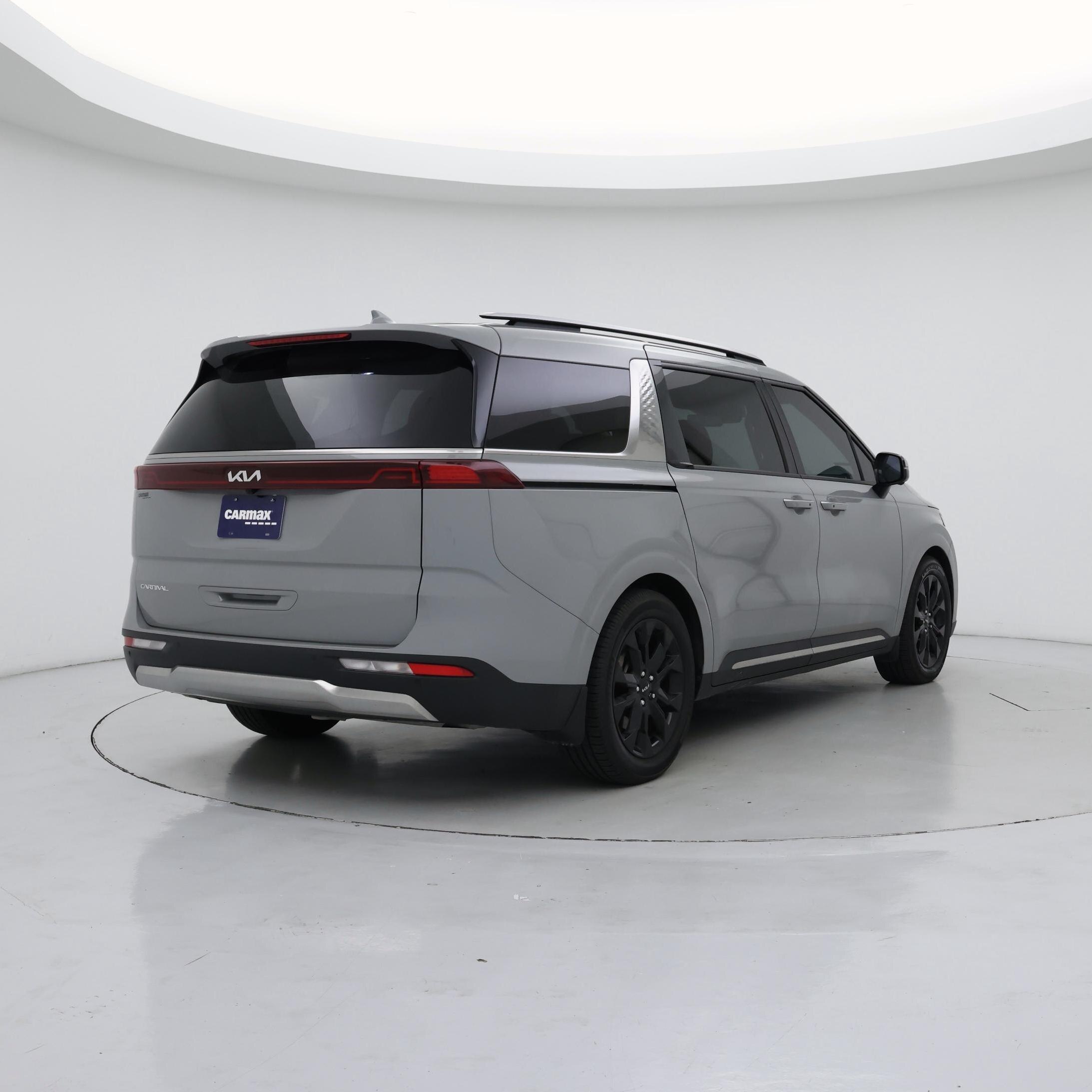 Thumbnail: 2023 Kia Carnival - 8