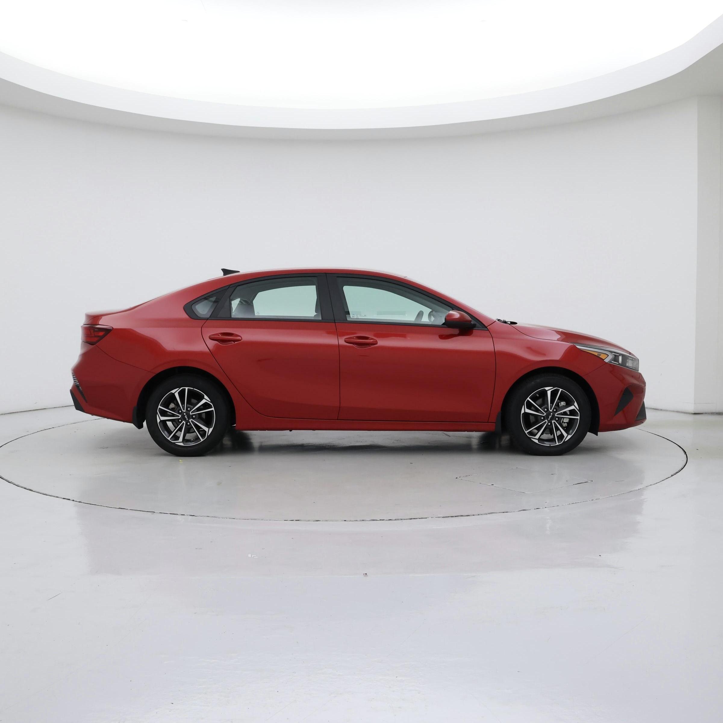 Thumbnail: 2024 Kia Forte - 7