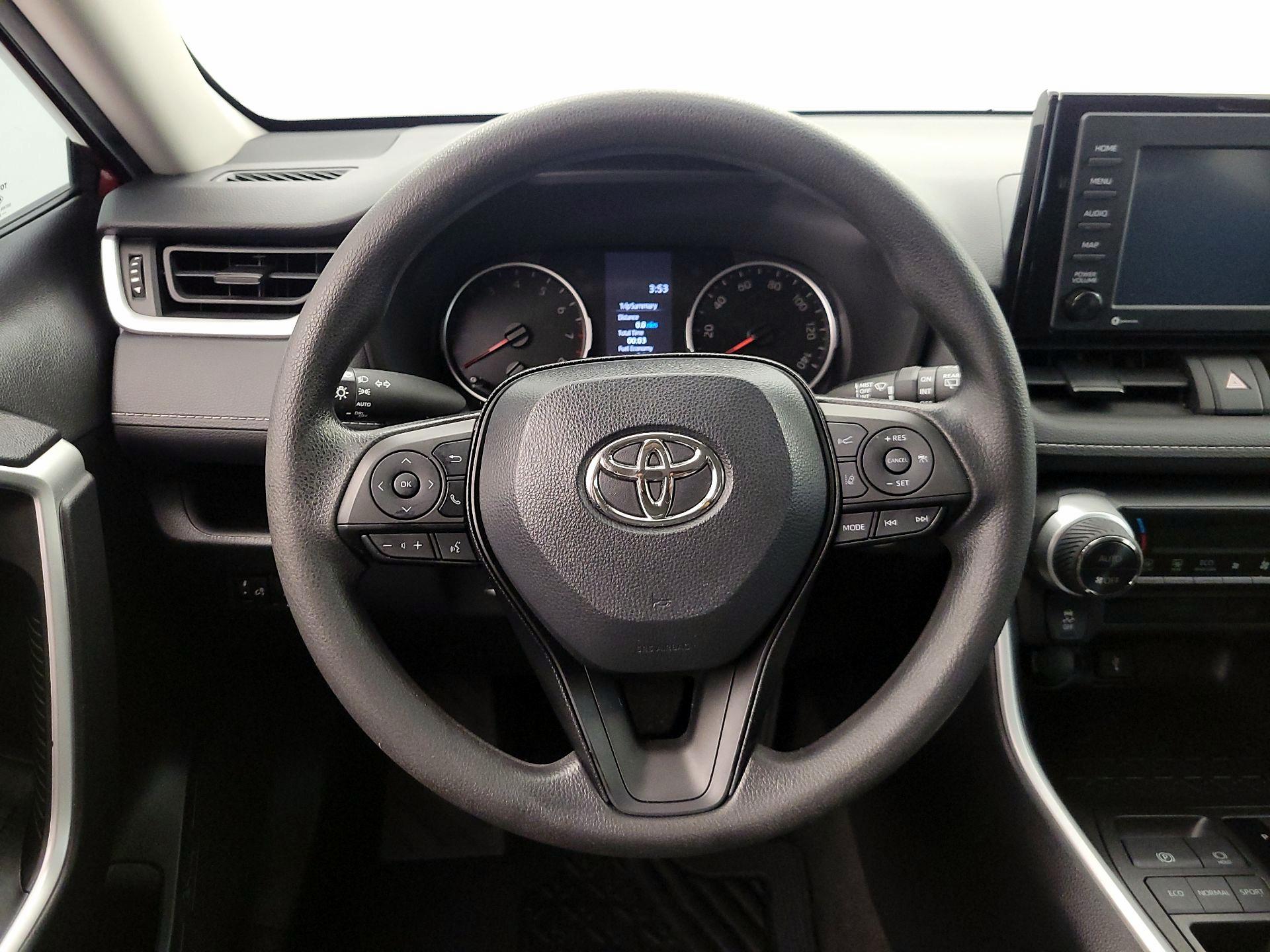 Thumbnail: 2022 Toyota RAV4 - 10