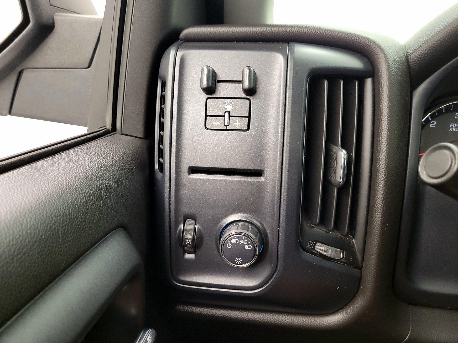 Thumbnail: 2018 Chevrolet Silverado 2500 - 13