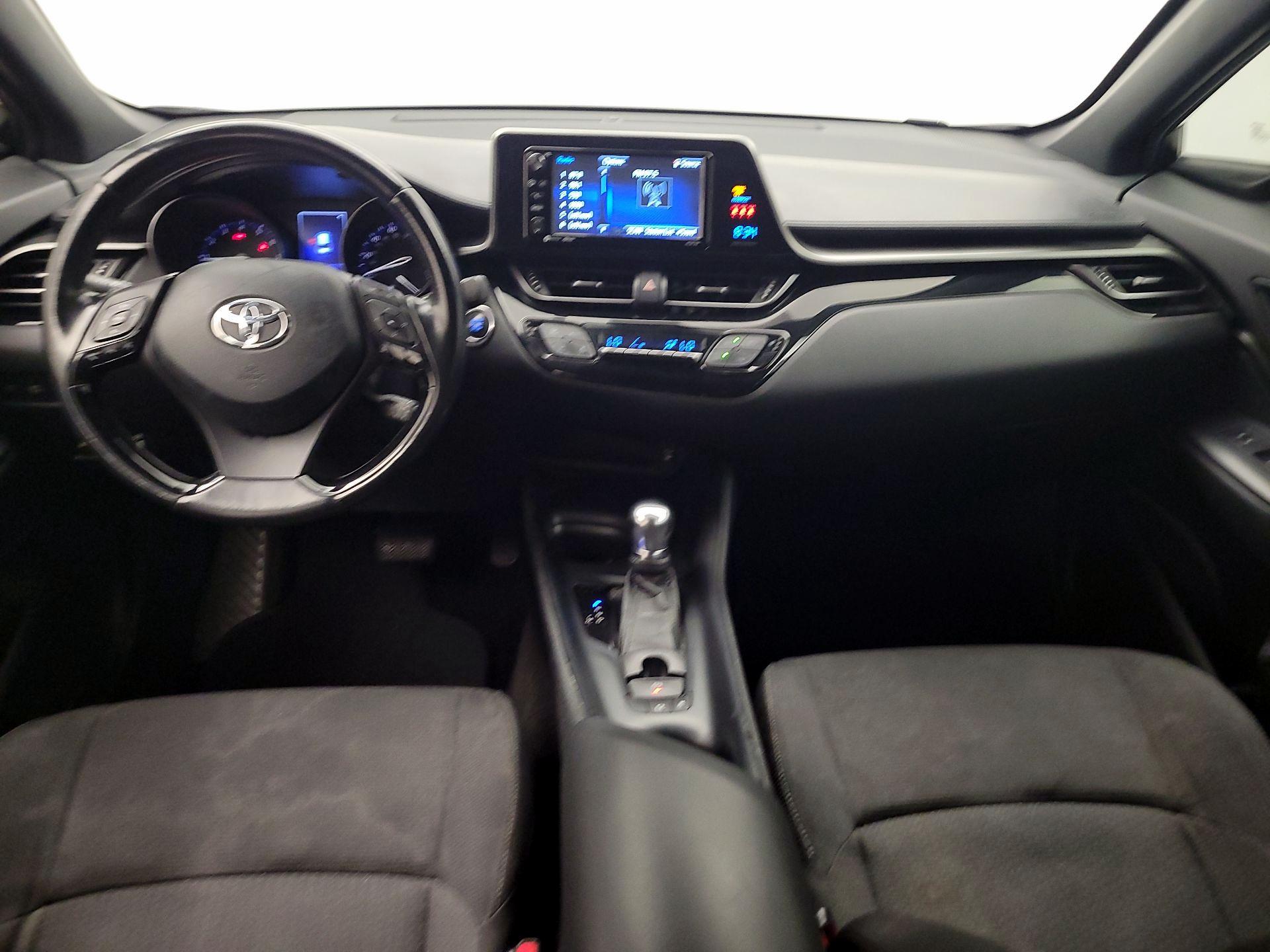 Thumbnail: 2018 Toyota C-HR - 9