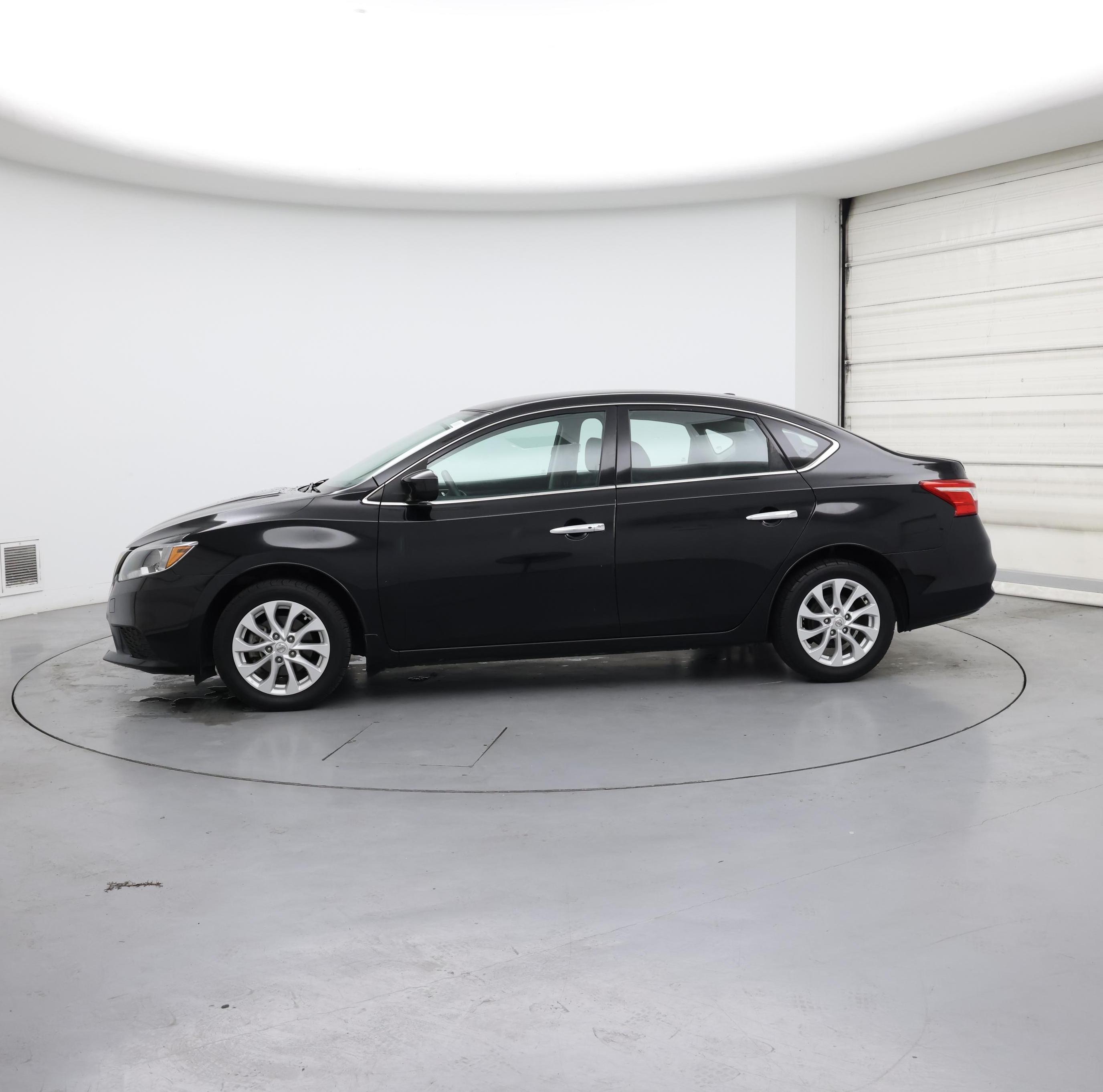 Thumbnail: 2018 Nissan Sentra - 3