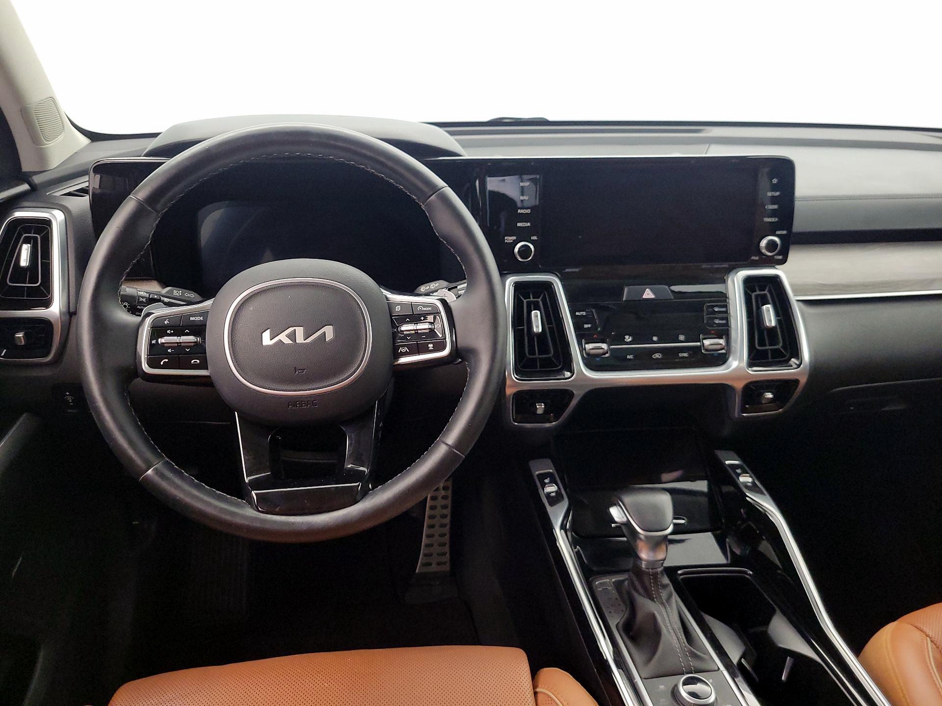 Thumbnail: 2022 Kia Sorento - 10