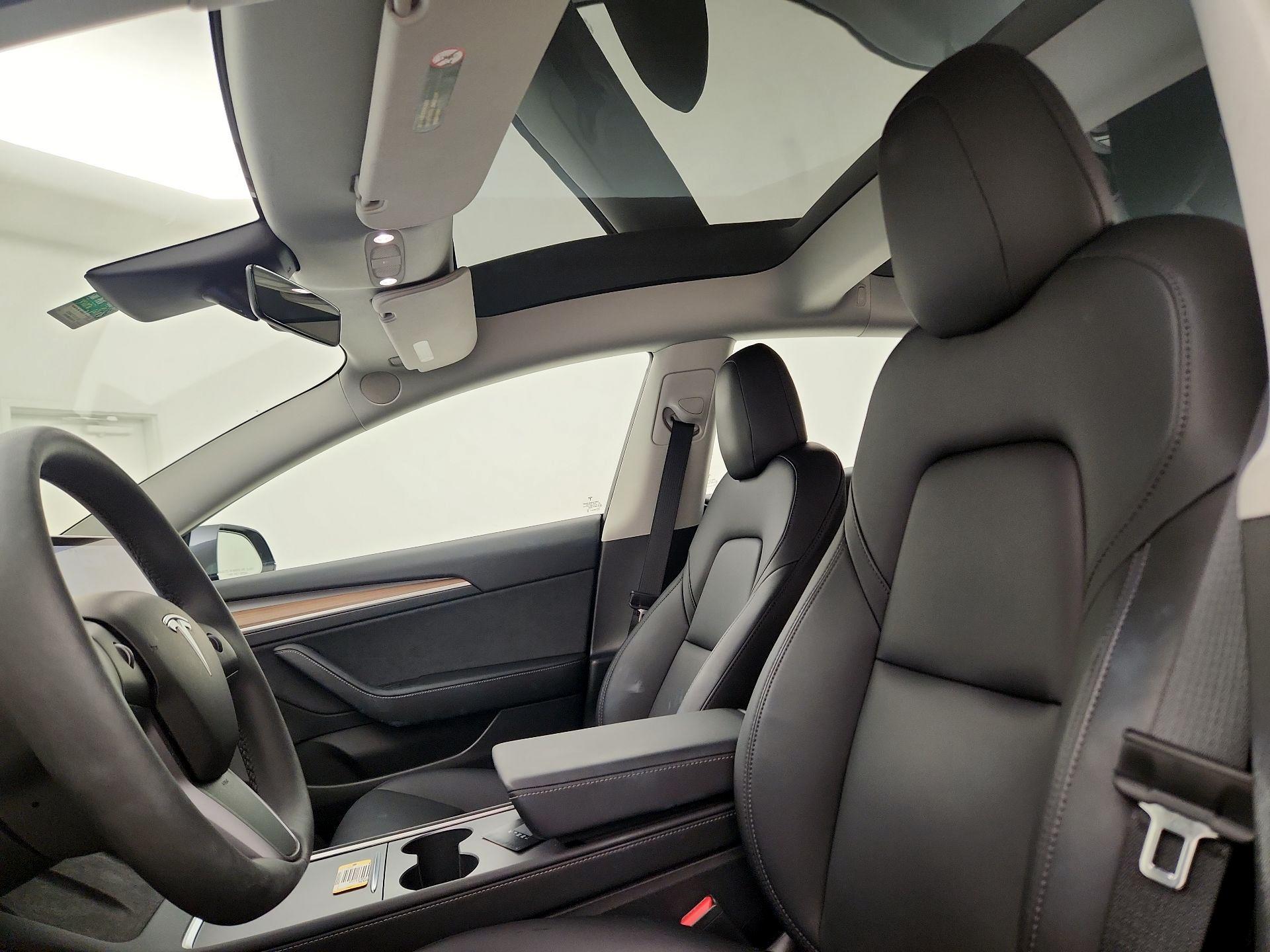 Thumbnail: 2021 Tesla Model 3 - 19