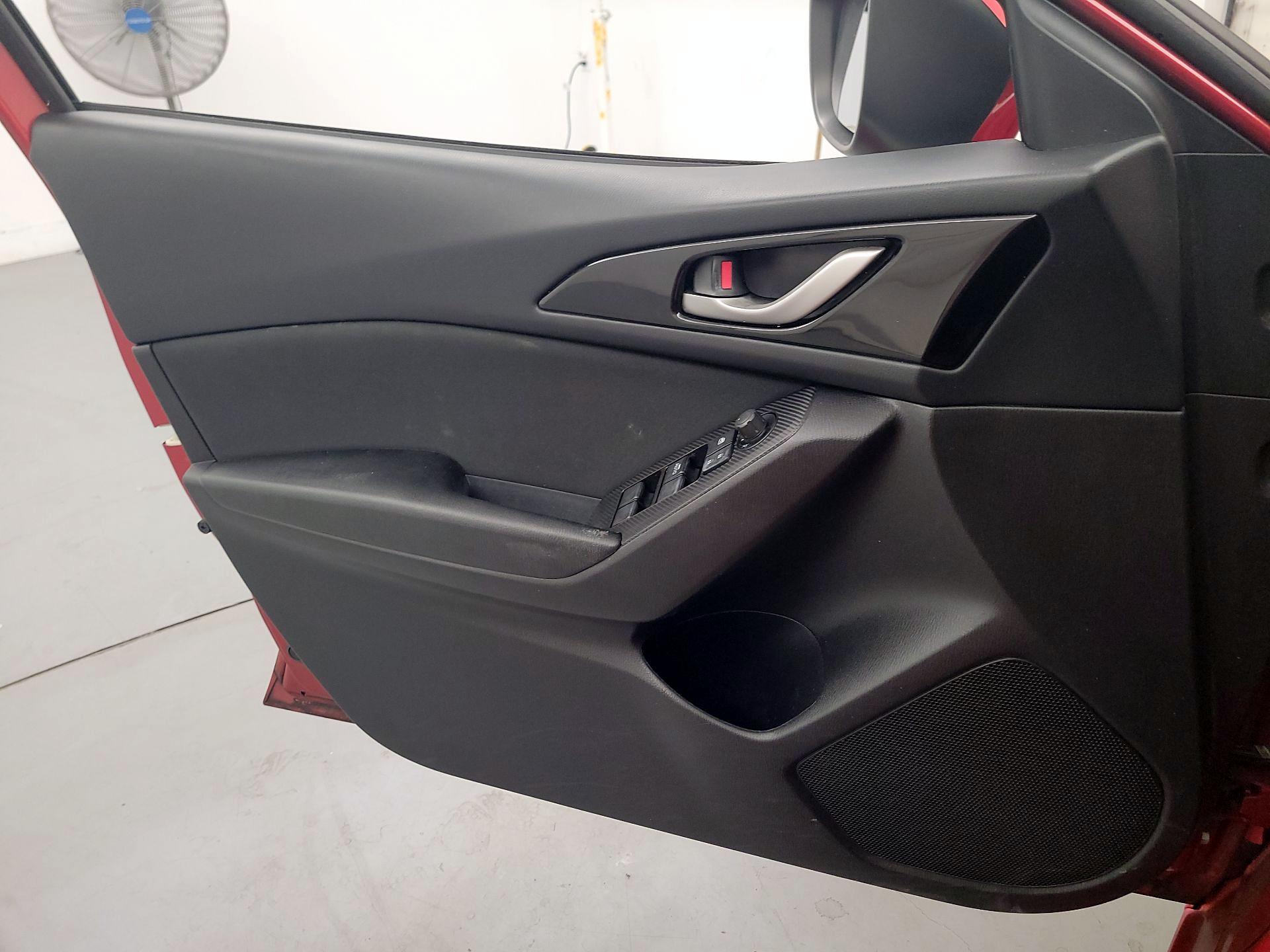 Thumbnail: 2016 Mazda Mazda3 - 12