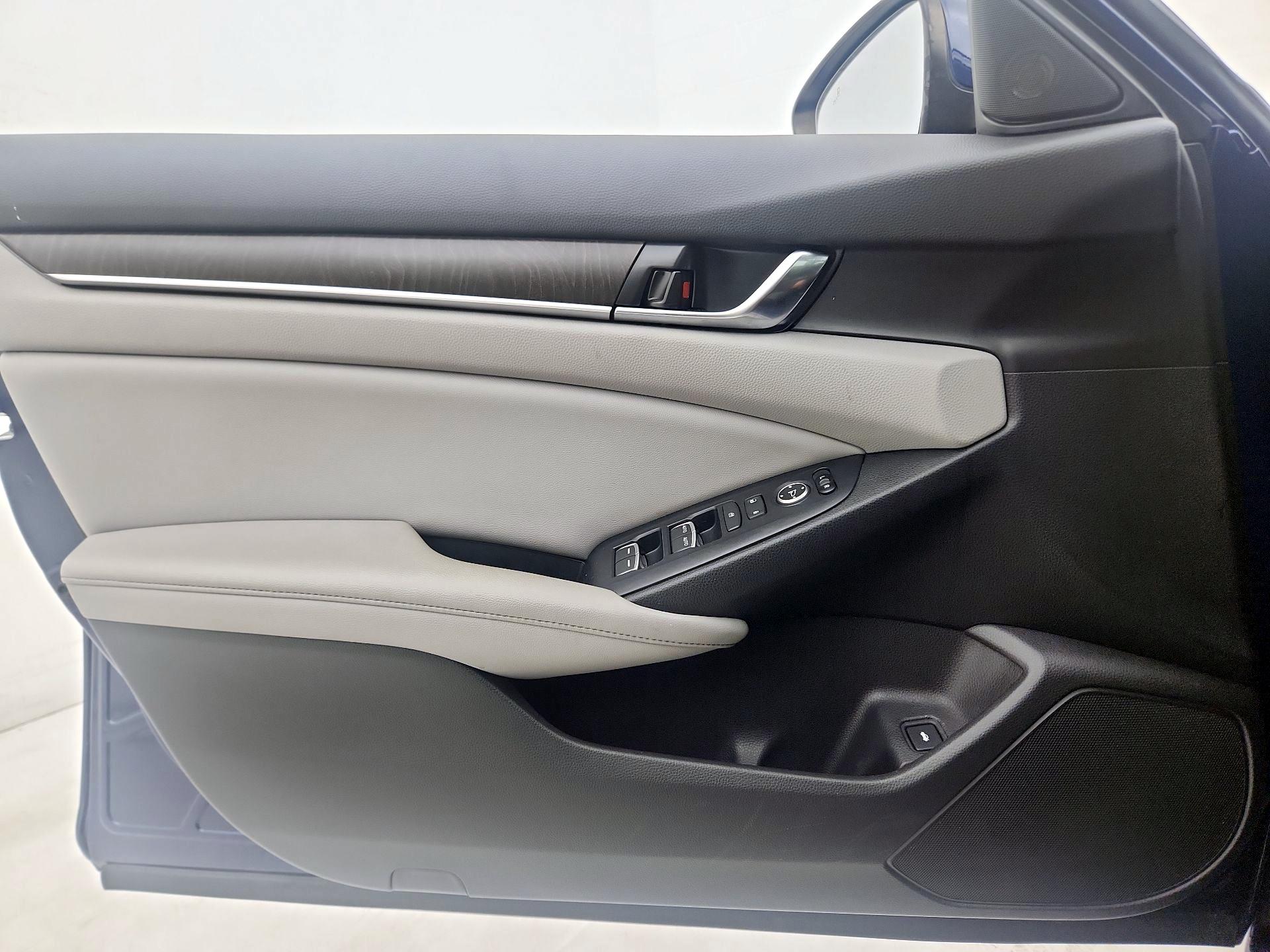 Thumbnail: 2019 Honda Accord - 12