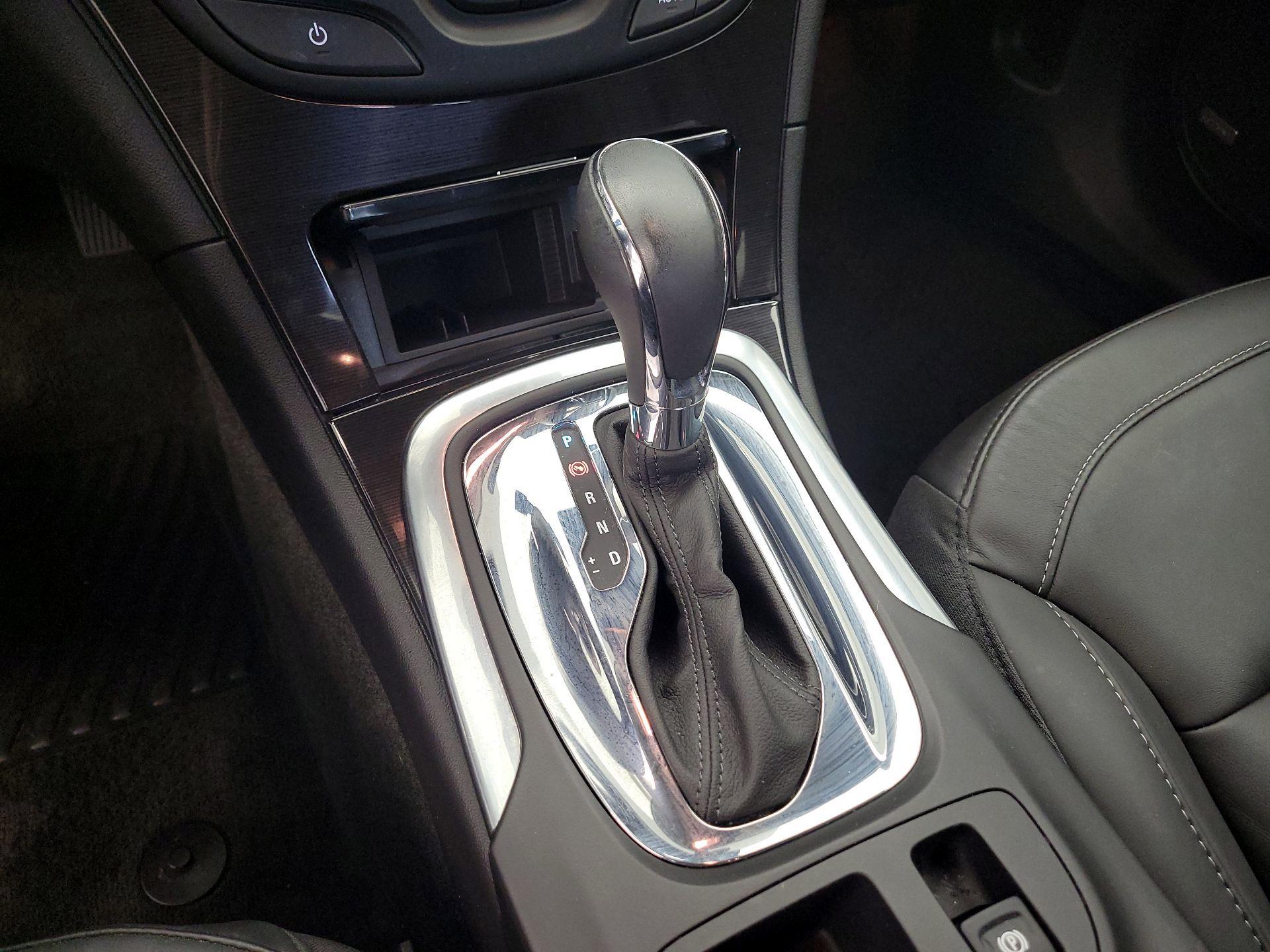 Thumbnail: 2016 Buick Regal - 17