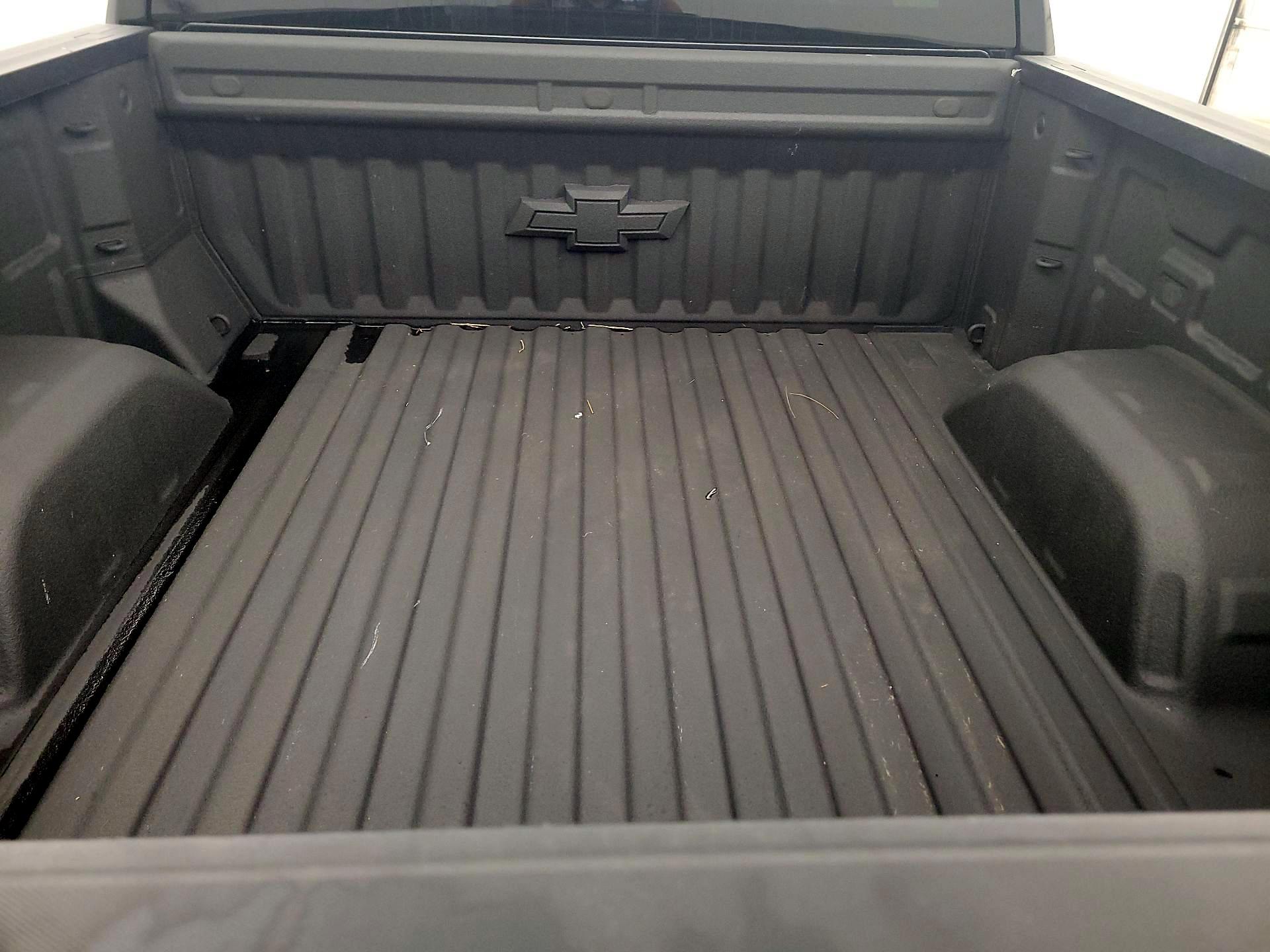 Thumbnail: 2022 Chevrolet Silverado 1500 - 16