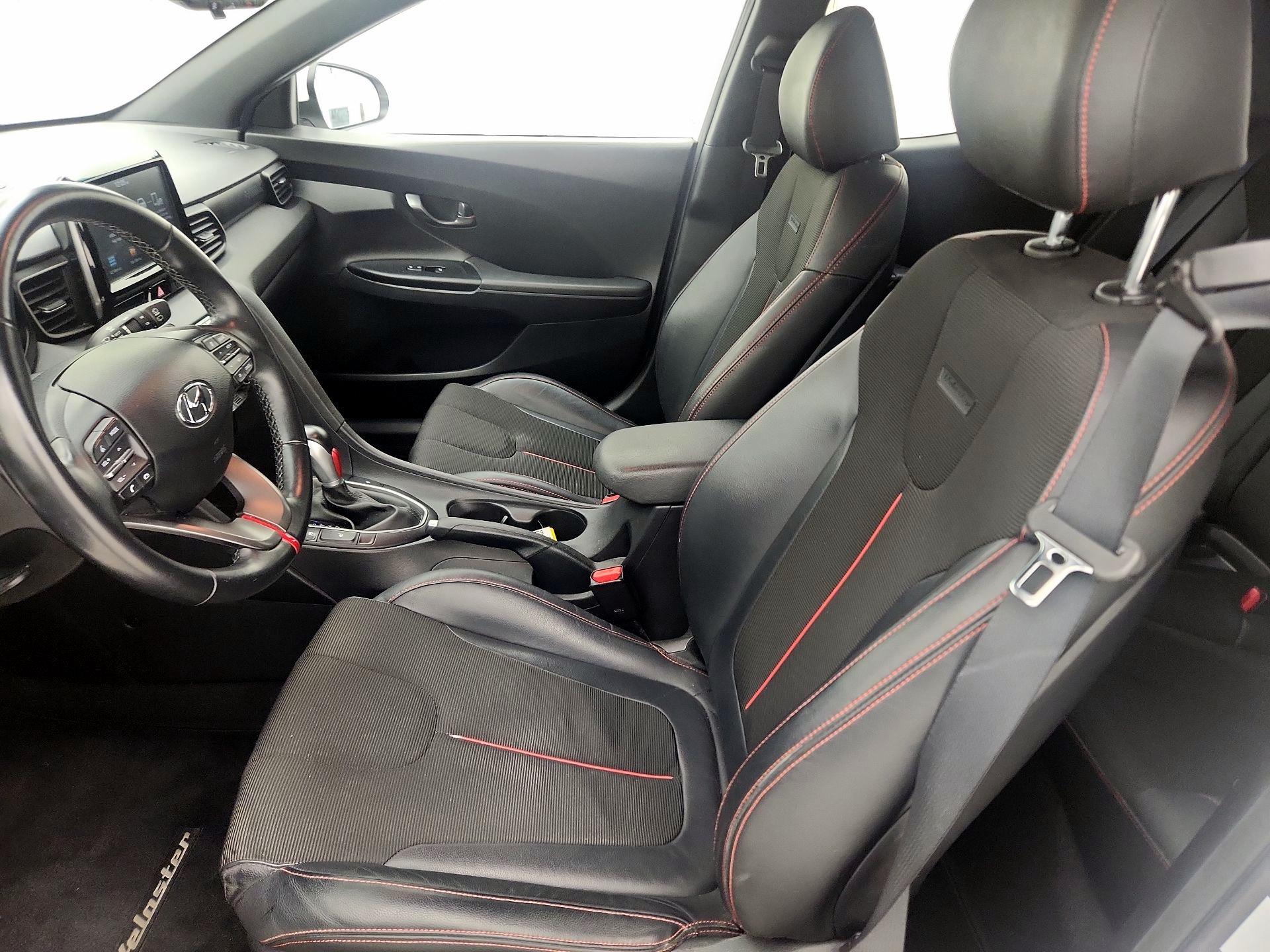 Thumbnail: 2019 Hyundai Veloster - 11
