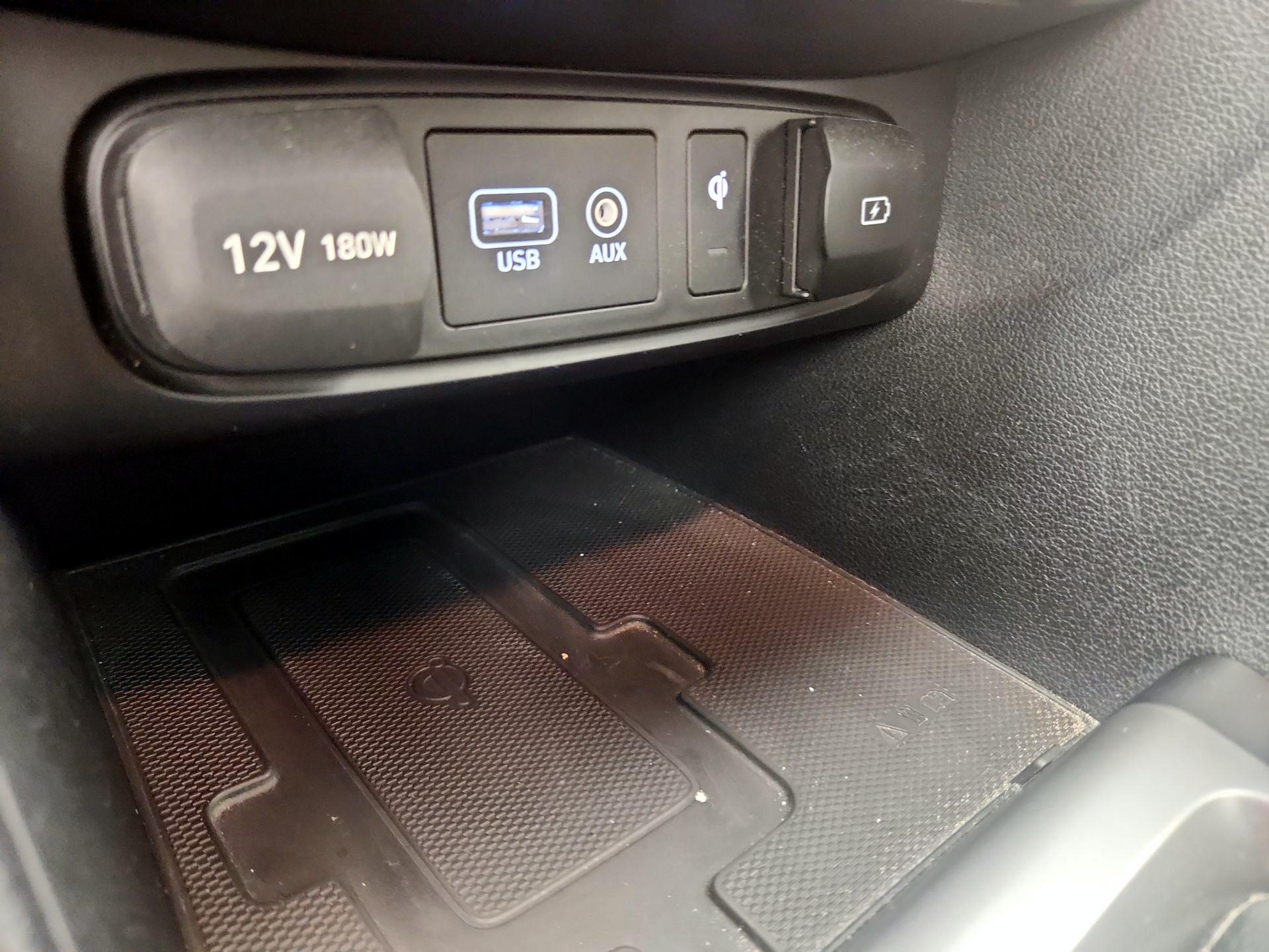 Thumbnail: 2019 Hyundai Veloster - 18