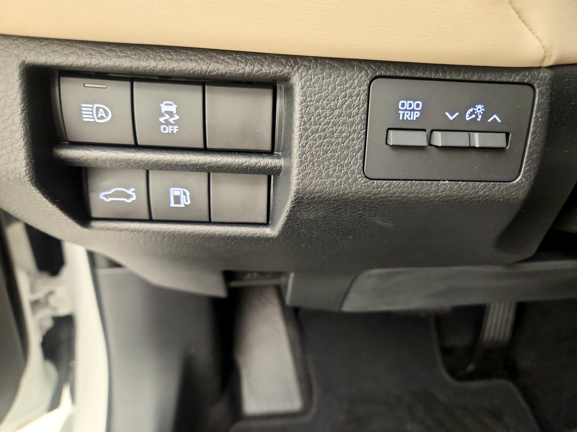 Thumbnail: 2021 Toyota Avalon - 13