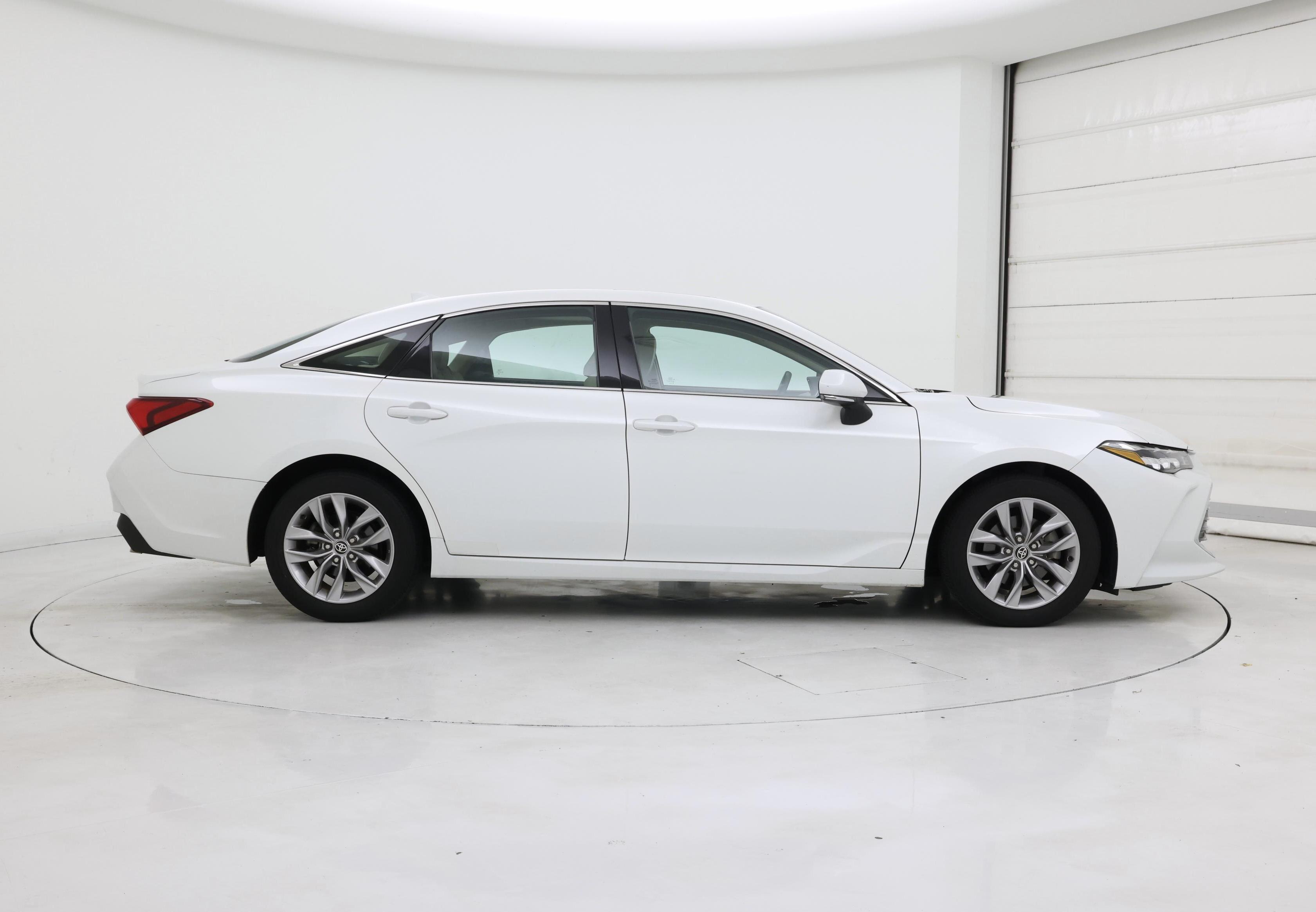 Thumbnail: 2021 Toyota Avalon - 7