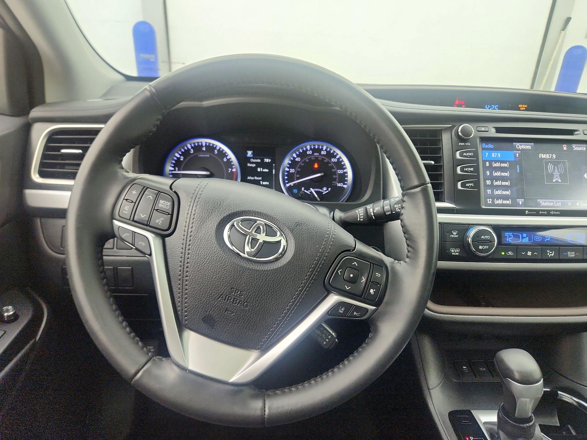 Thumbnail: 2019 Toyota Highlander - 10