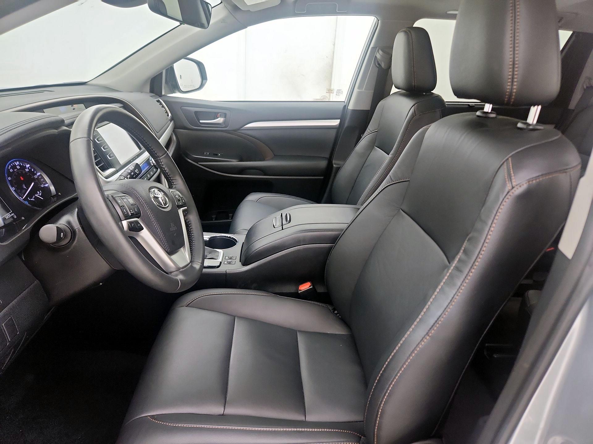 Thumbnail: 2019 Toyota Highlander - 11
