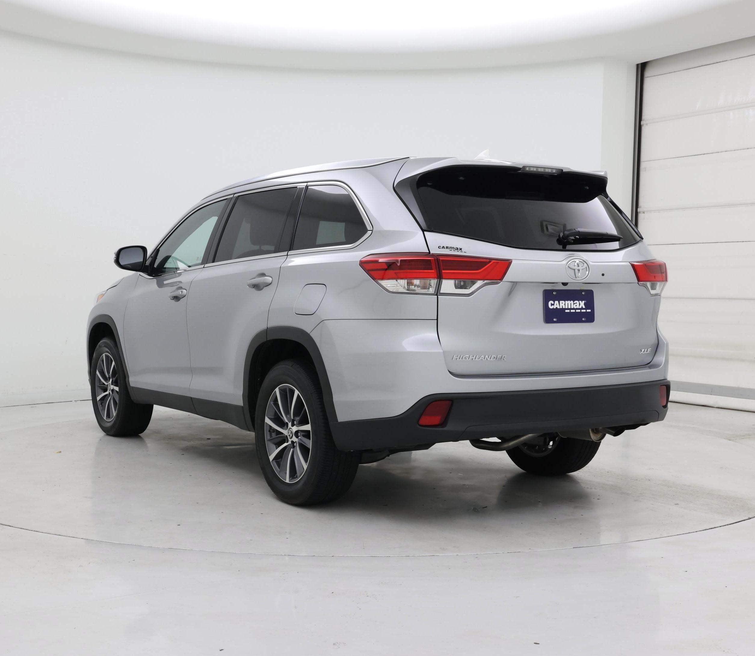 Thumbnail: 2019 Toyota Highlander - 2