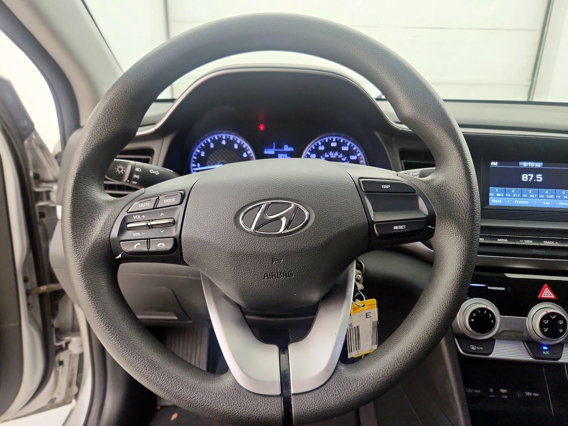 Thumbnail: 2019 Hyundai Elantra - 10