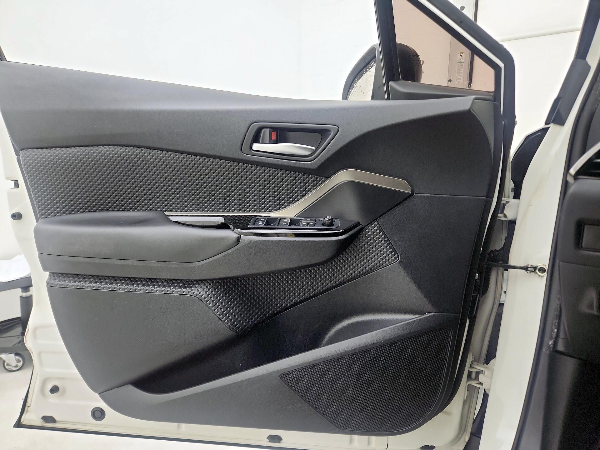 Thumbnail: 2019 Toyota C-HR - 12