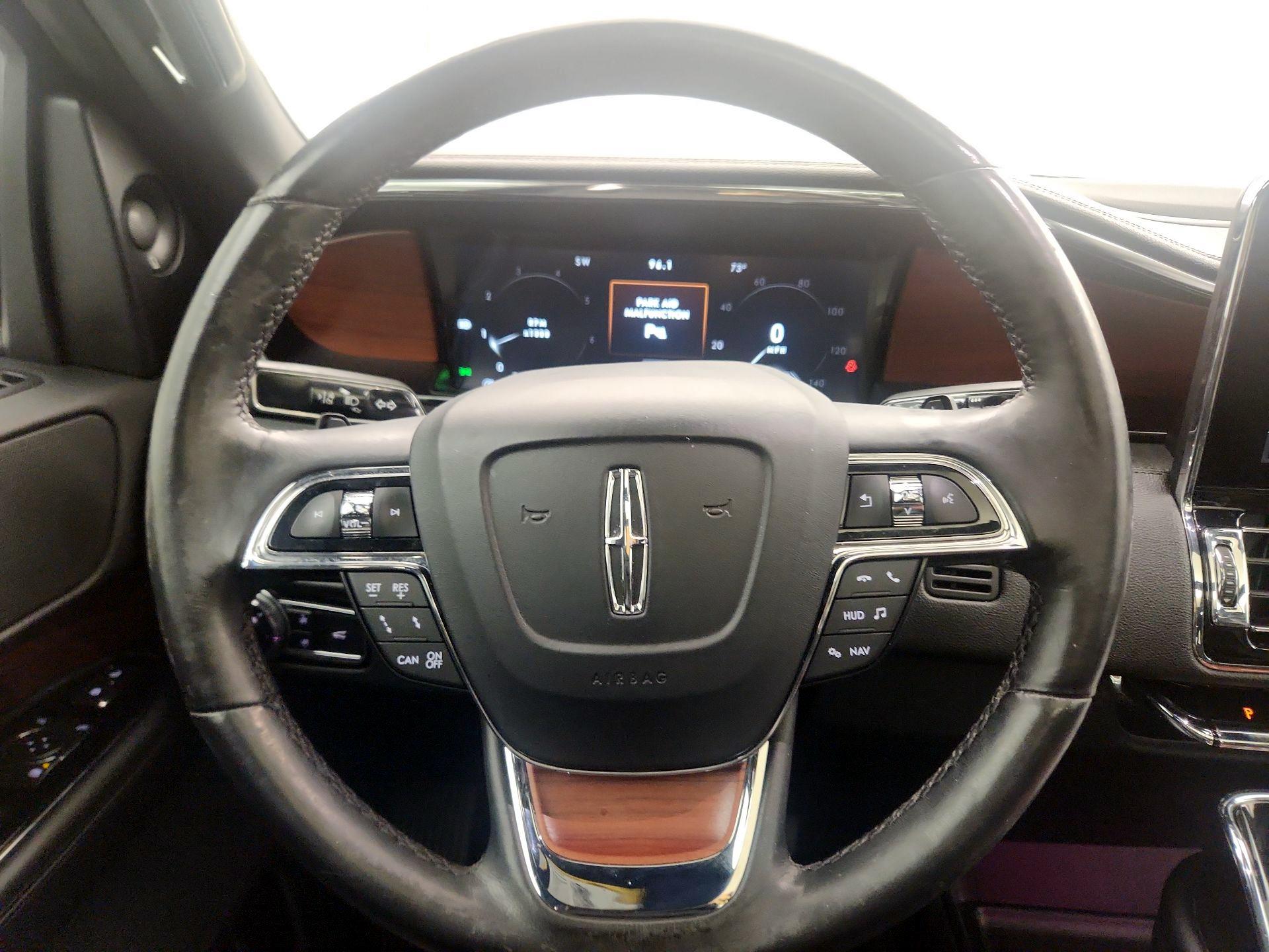 Thumbnail: 2020 Lincoln Navigator - 10
