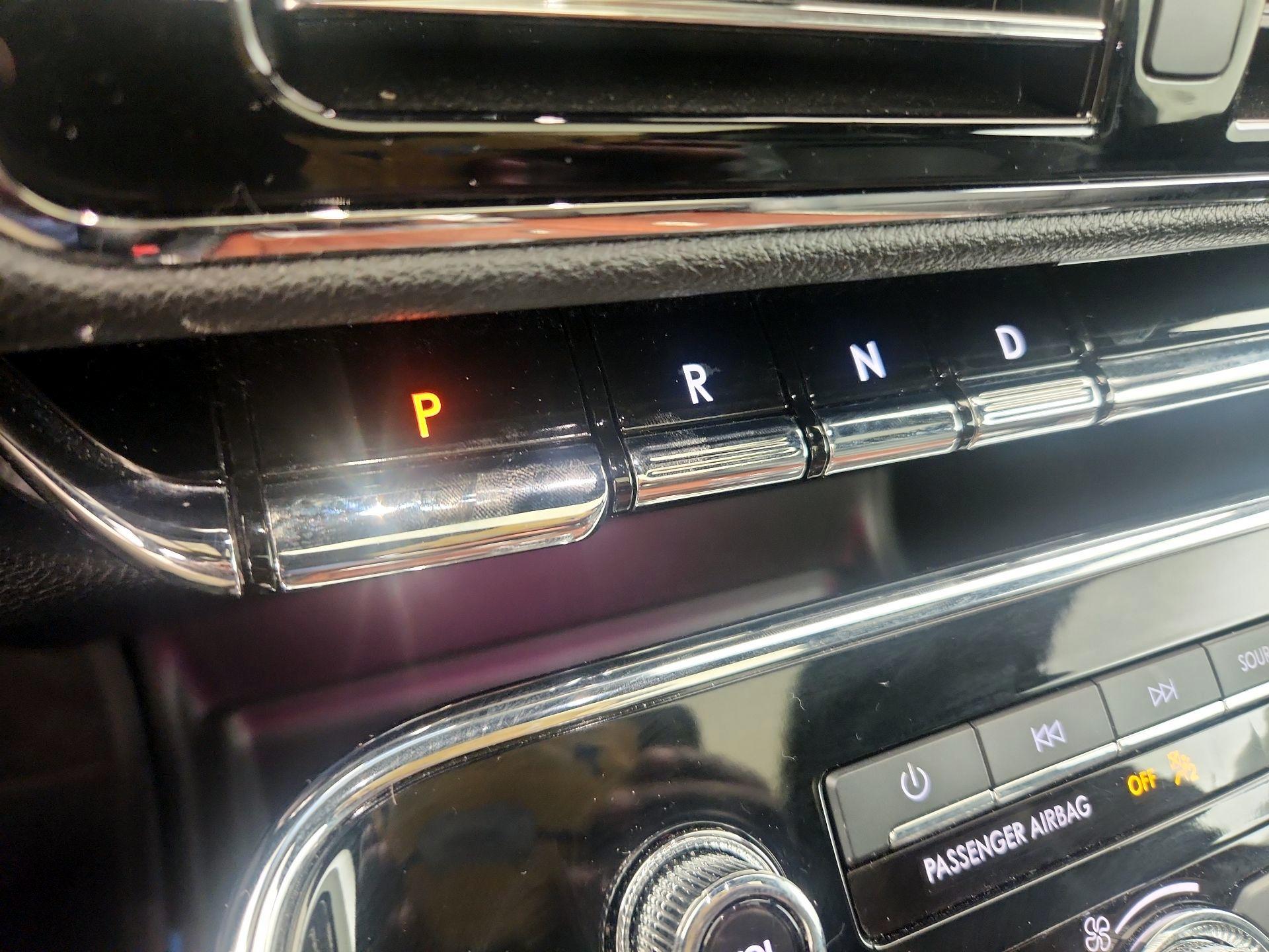 Thumbnail: 2020 Lincoln Navigator - 18