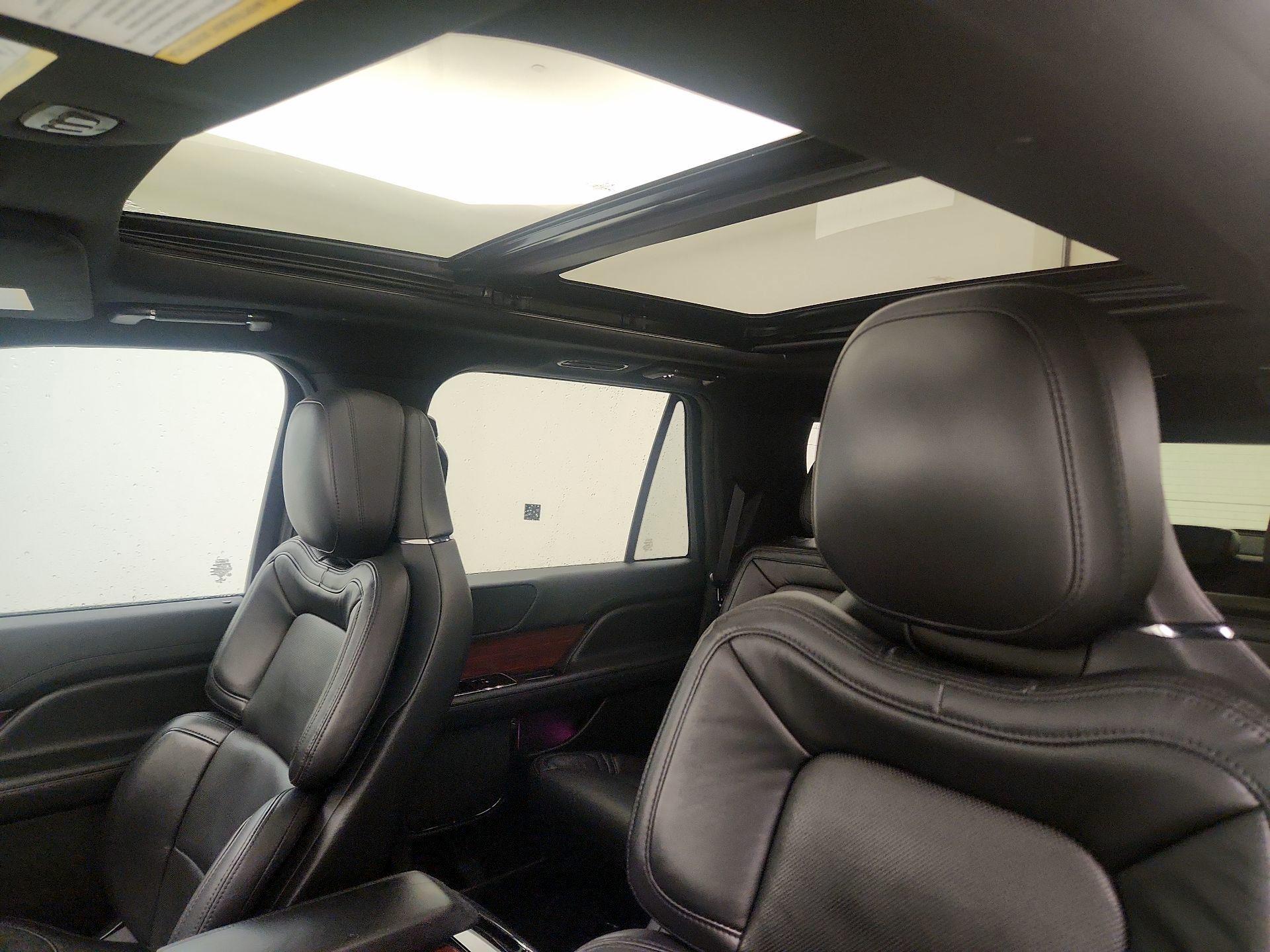 Thumbnail: 2020 Lincoln Navigator - 20