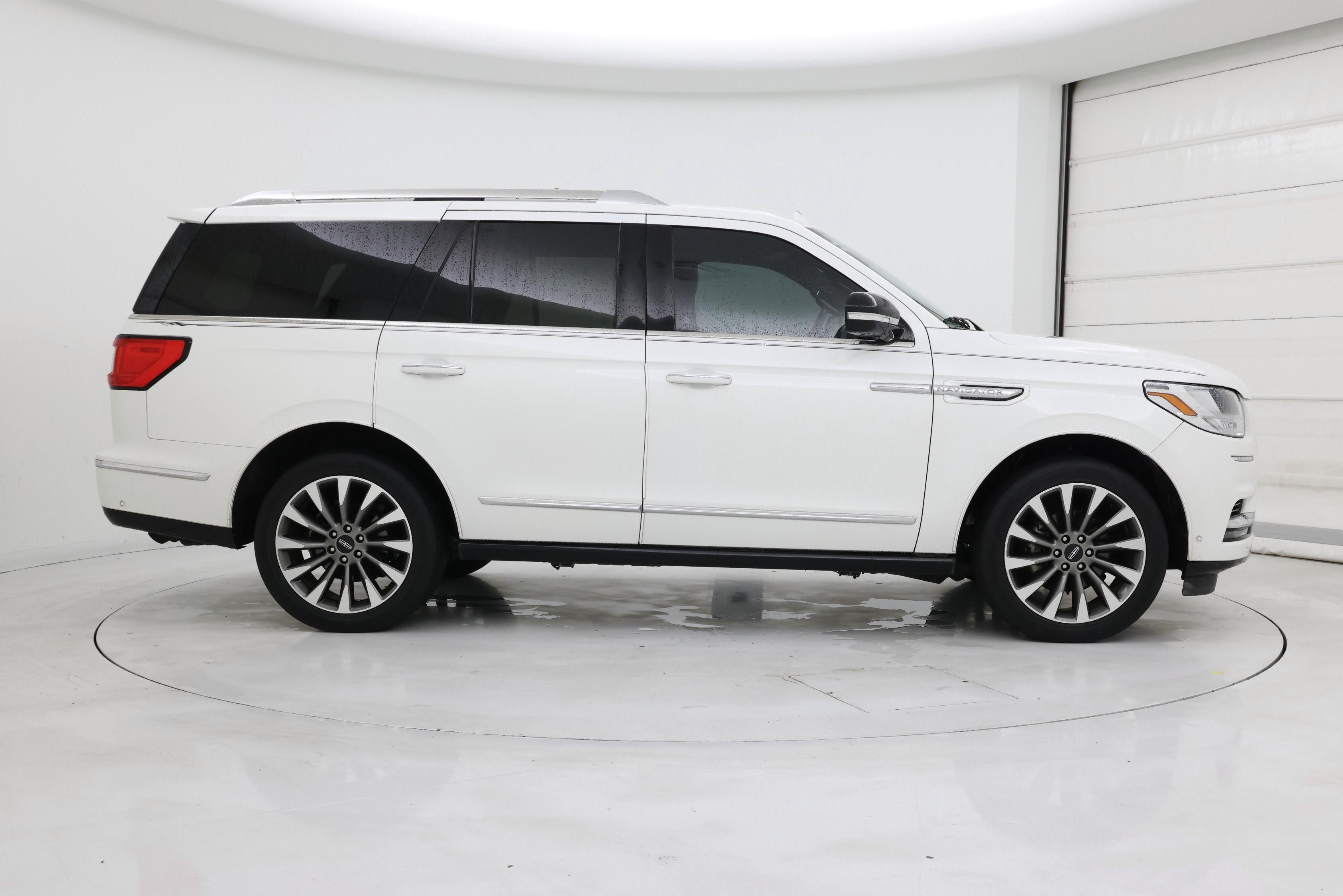 Thumbnail: 2020 Lincoln Navigator - 7