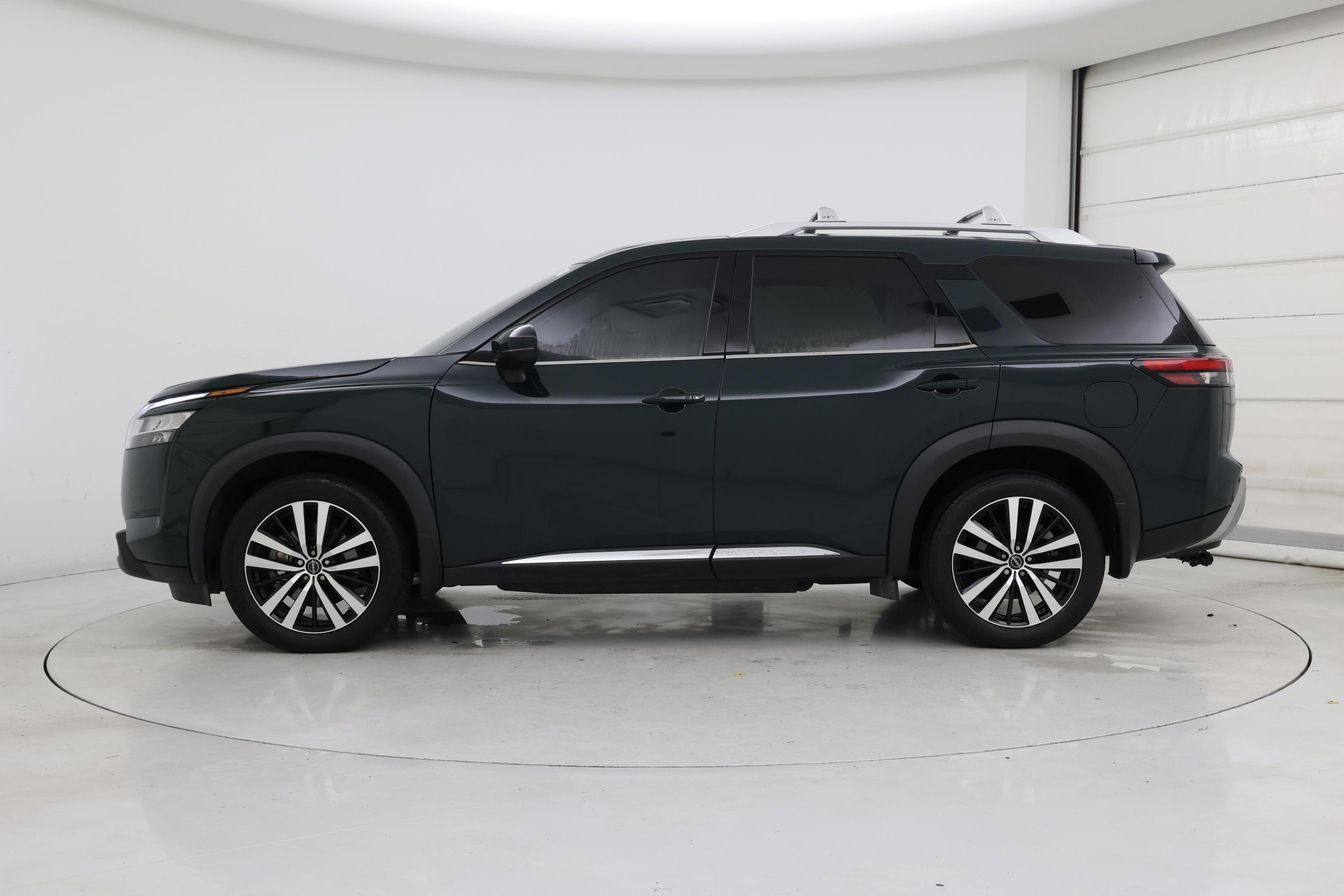 Thumbnail: 2023 Nissan Pathfinder - 3