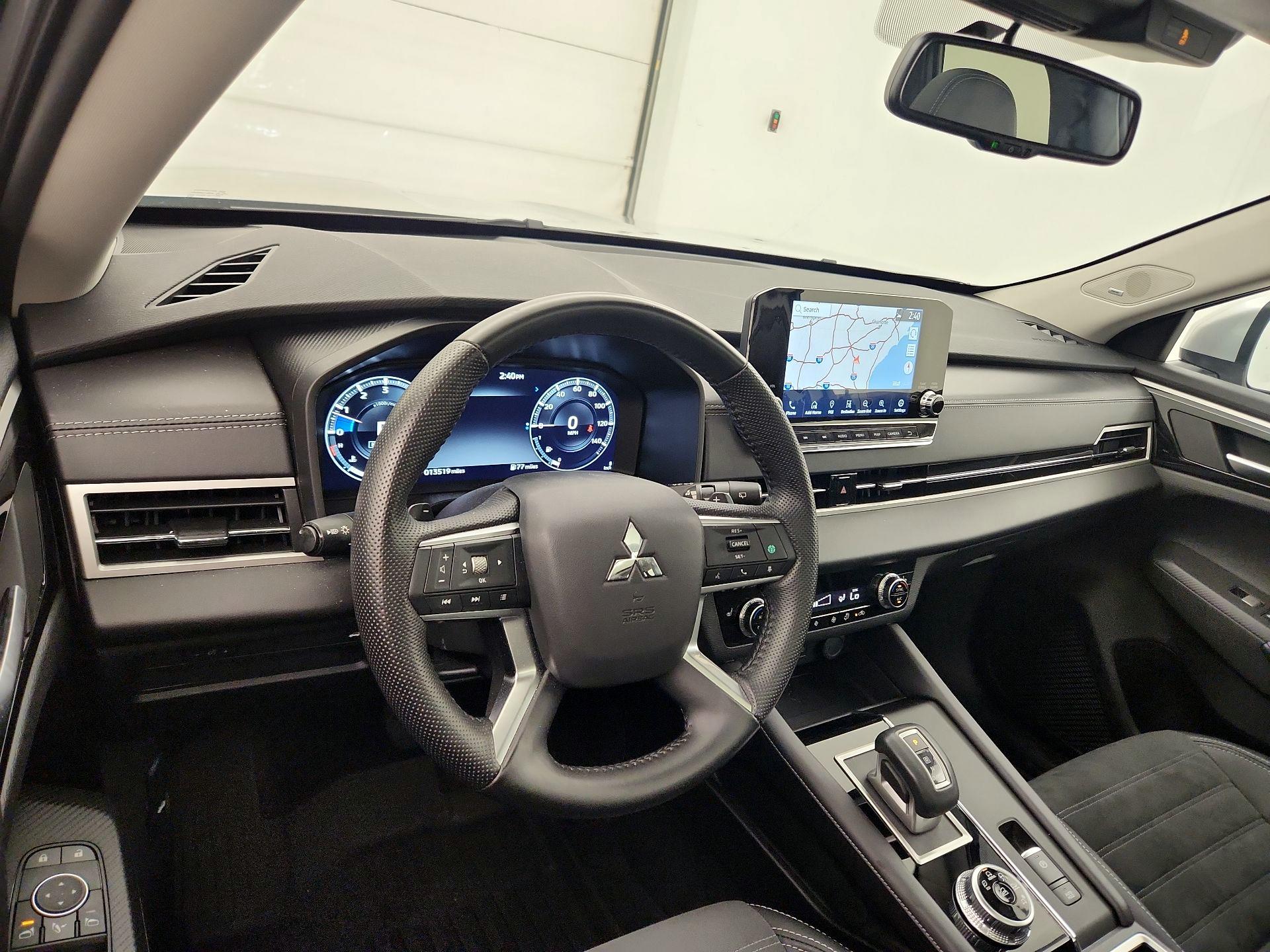 Thumbnail: 2024 Mitsubishi Outlander - 9