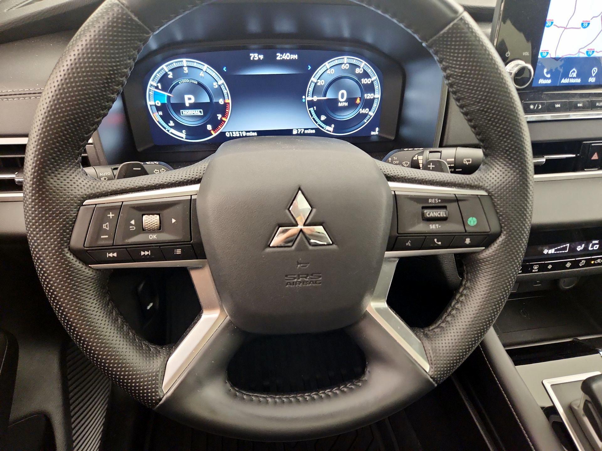 Thumbnail: 2024 Mitsubishi Outlander - 10