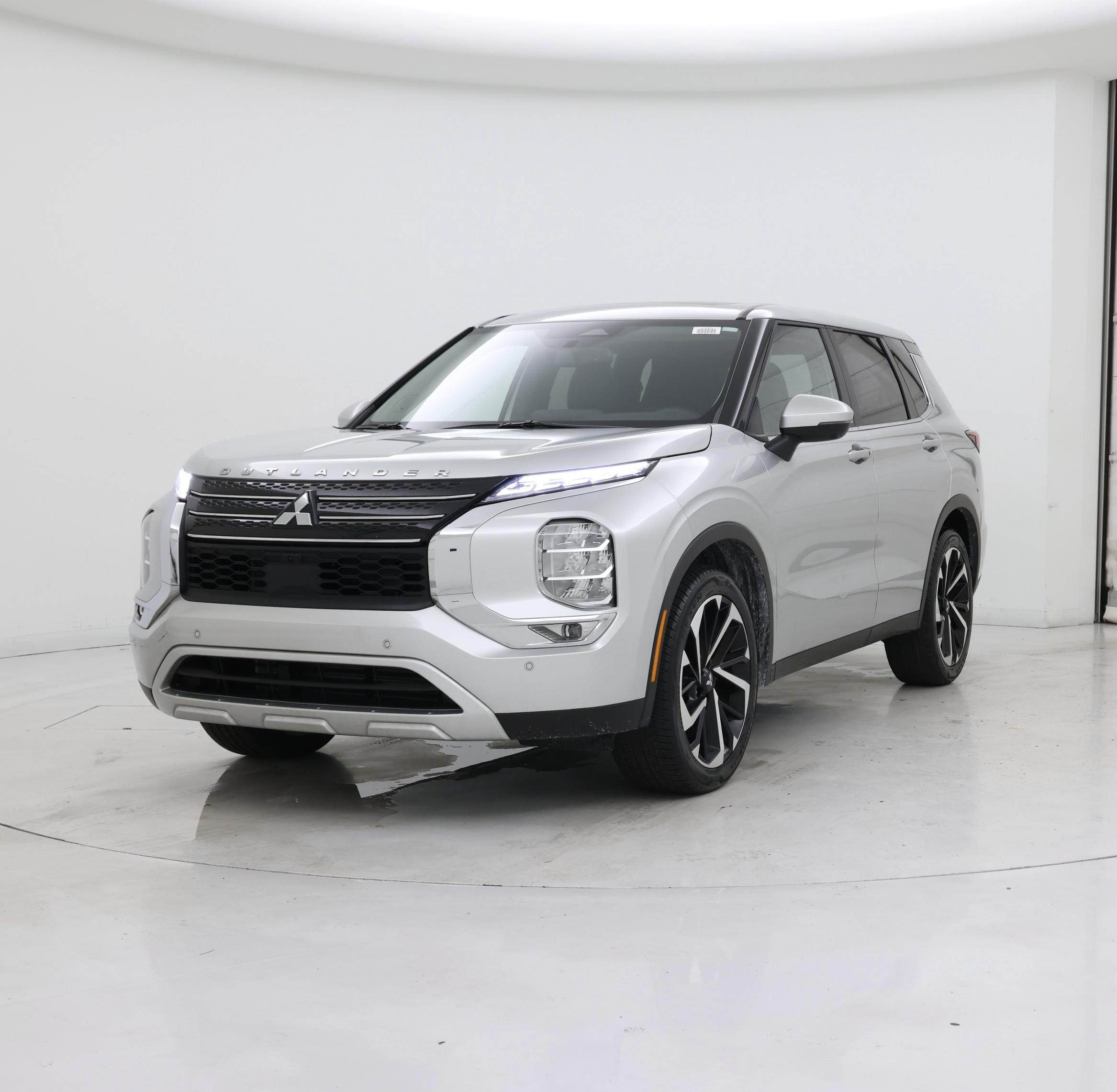 Thumbnail: 2024 Mitsubishi Outlander - 4