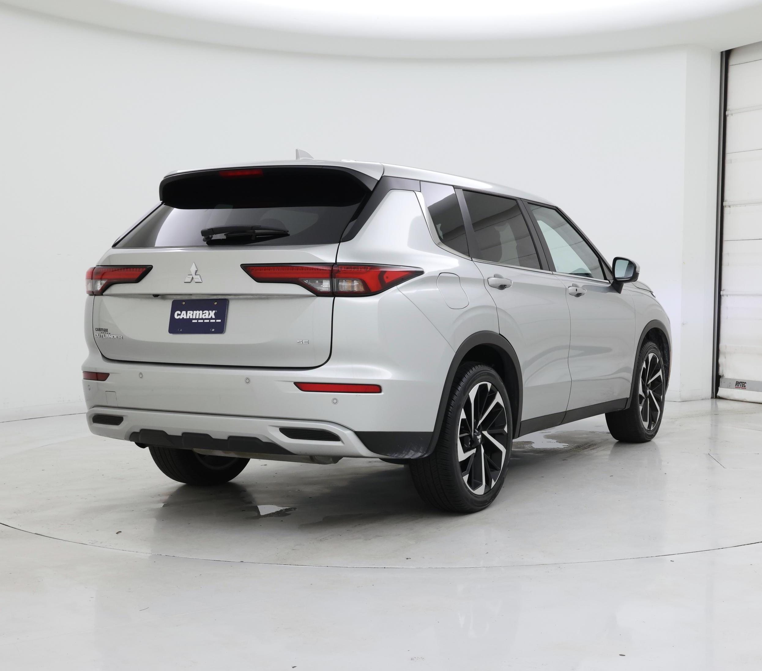 Thumbnail: 2024 Mitsubishi Outlander - 8