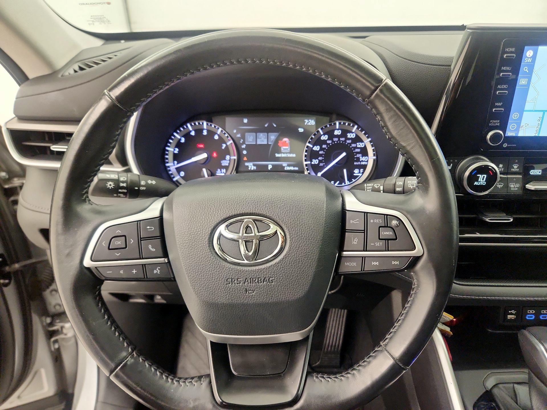 Thumbnail: 2022 Toyota Highlander - 10