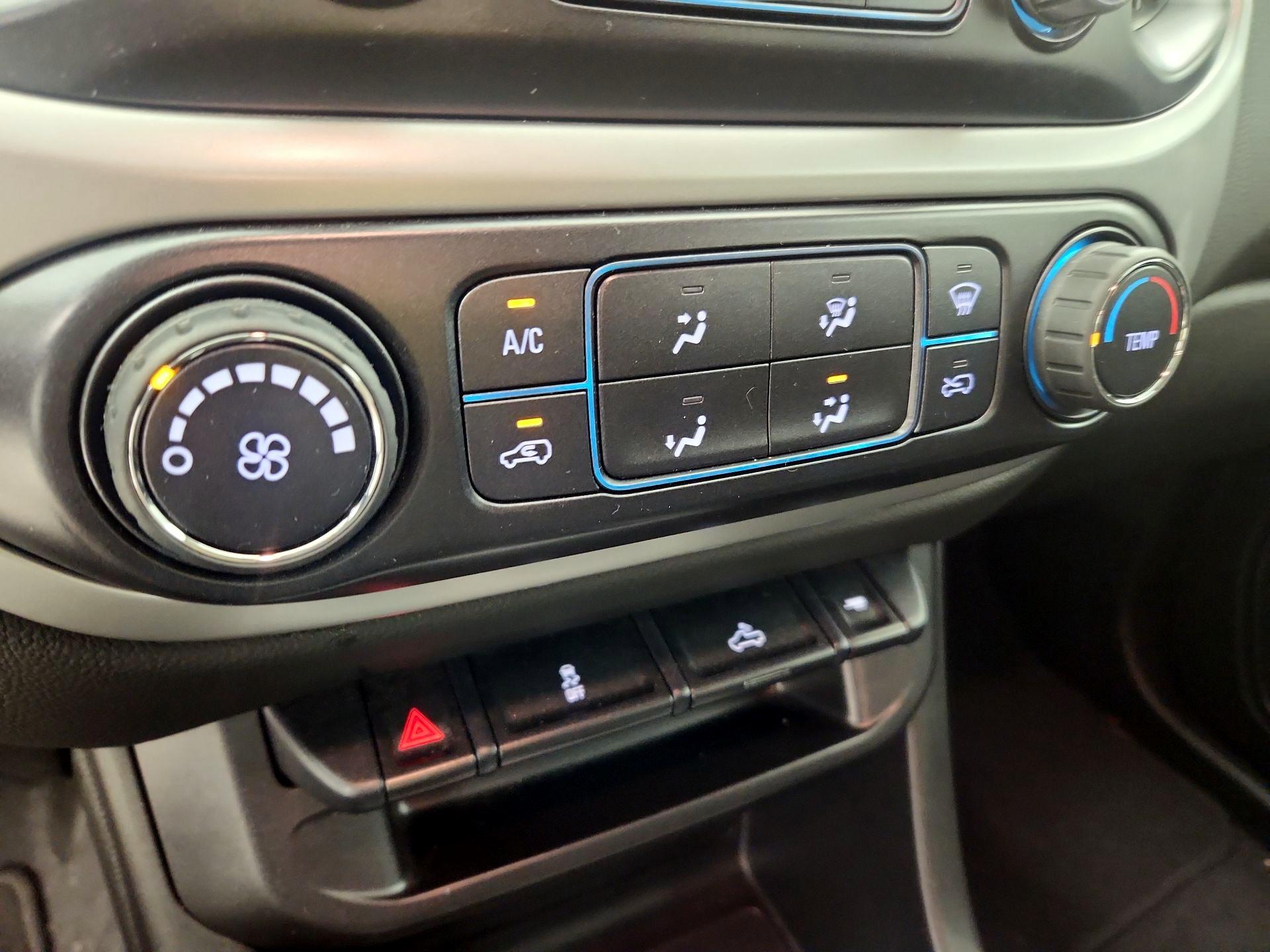 Thumbnail: 2021 Chevrolet Colorado - 16