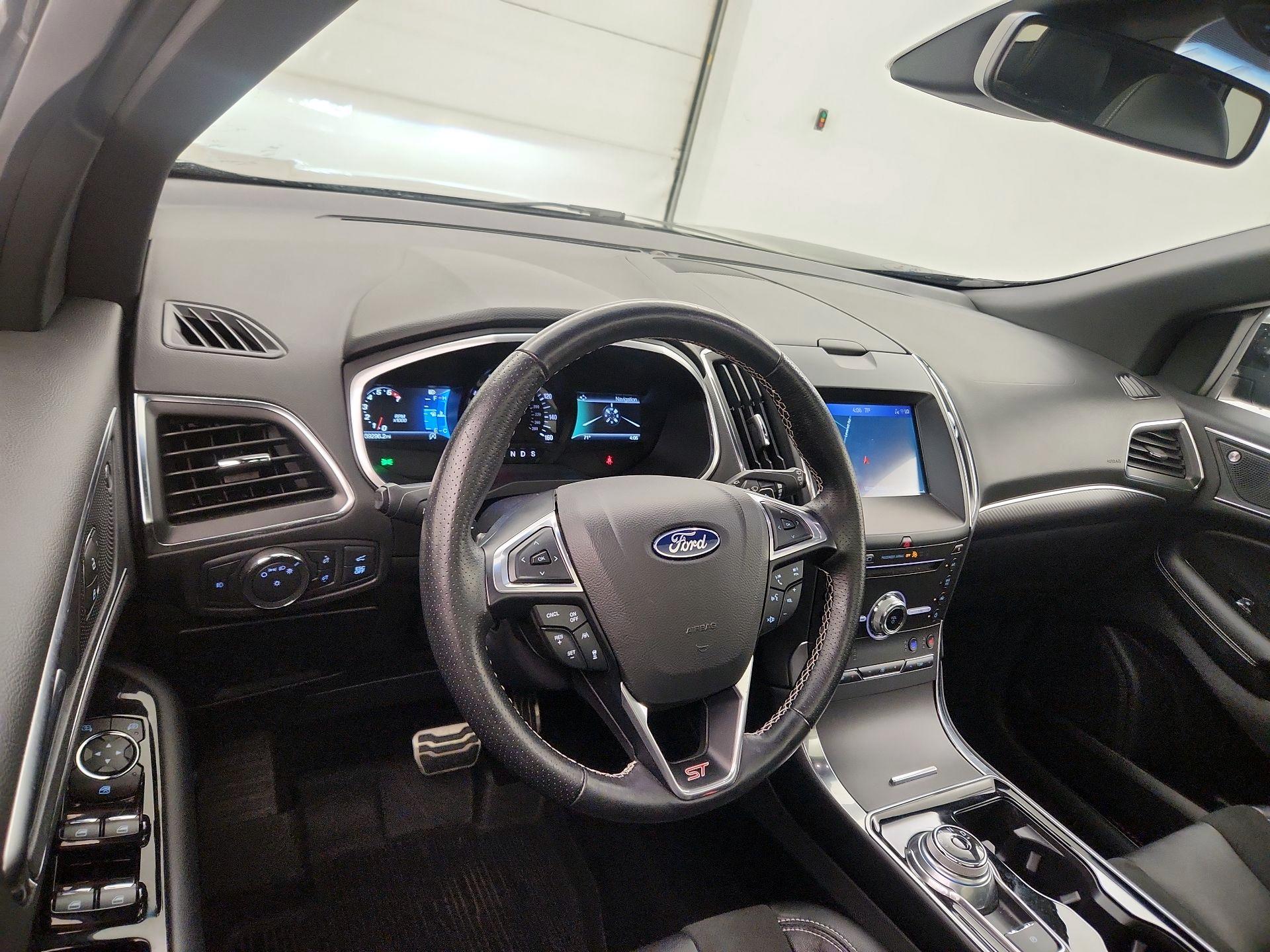 Thumbnail: 2019 Ford Edge - 9