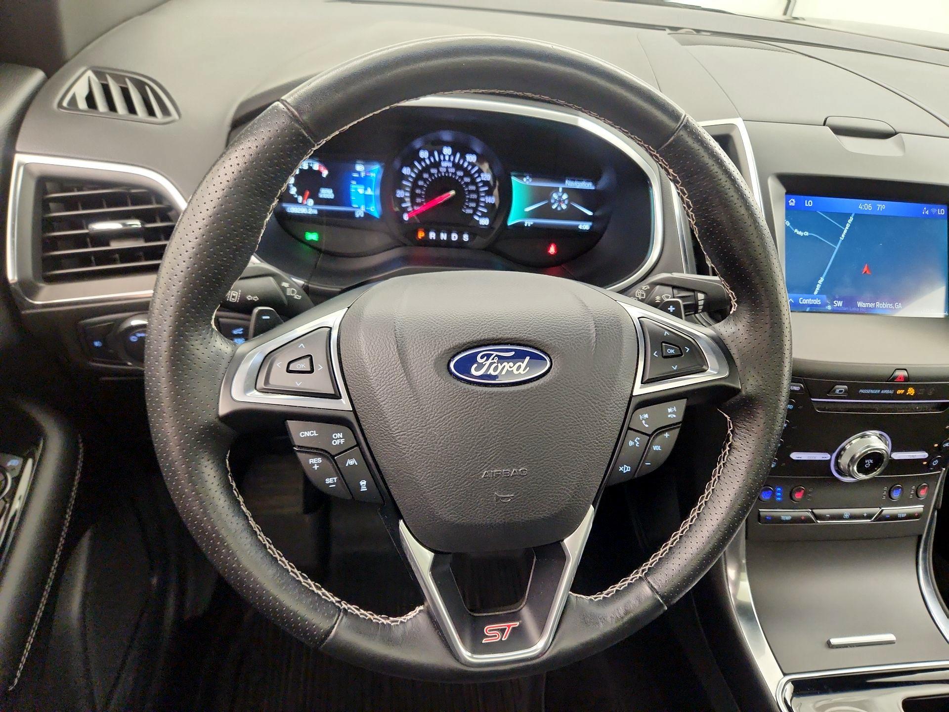 Thumbnail: 2019 Ford Edge - 10