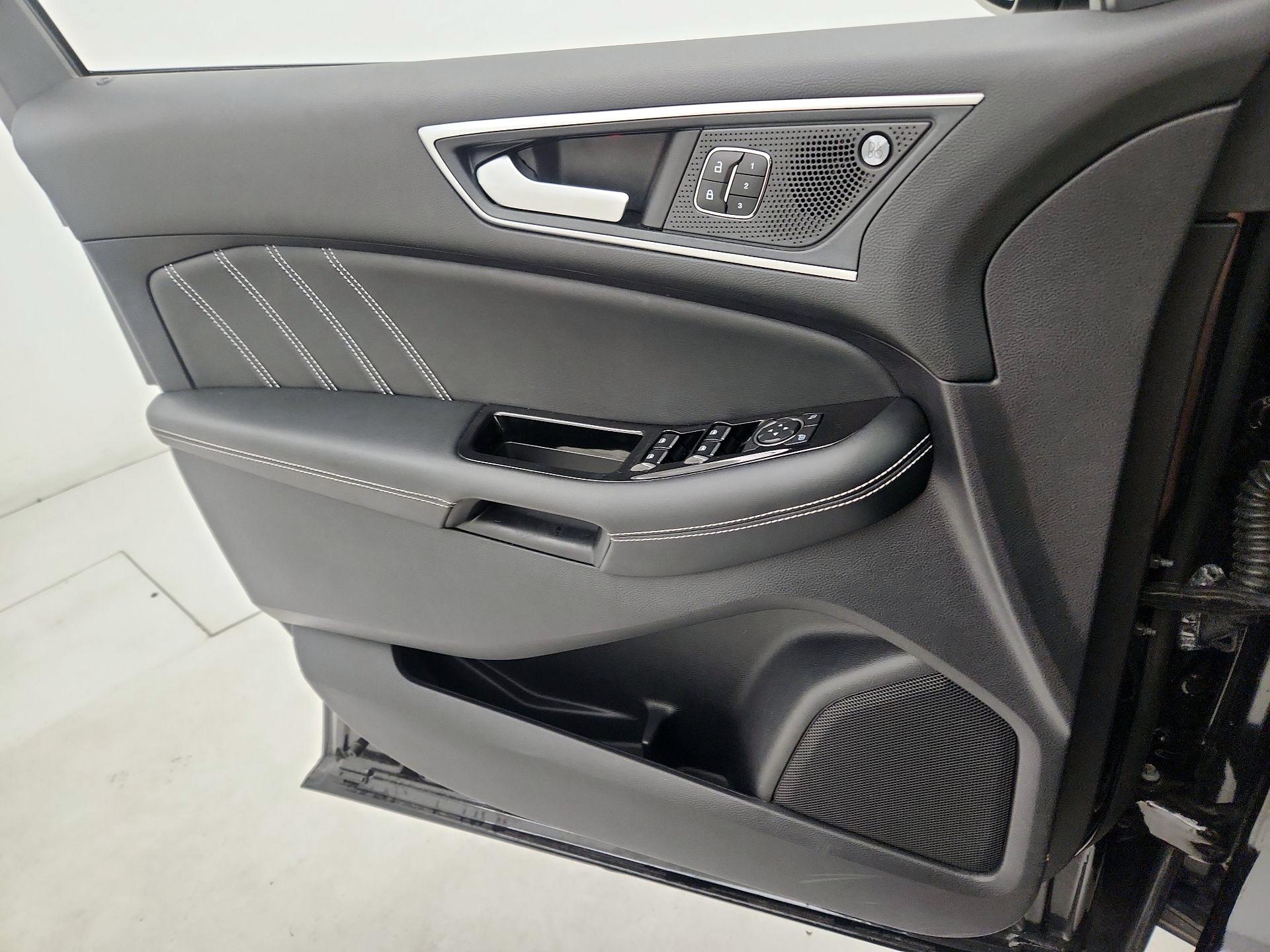Thumbnail: 2019 Ford Edge - 12