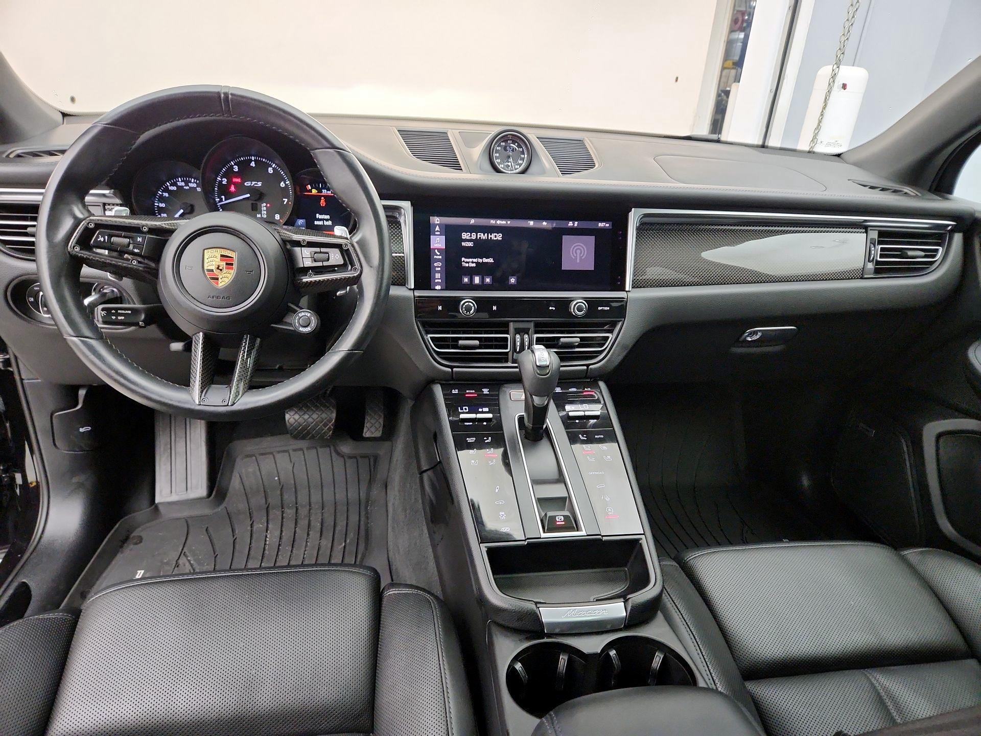 Thumbnail: 2022 Porsche Macan - 9