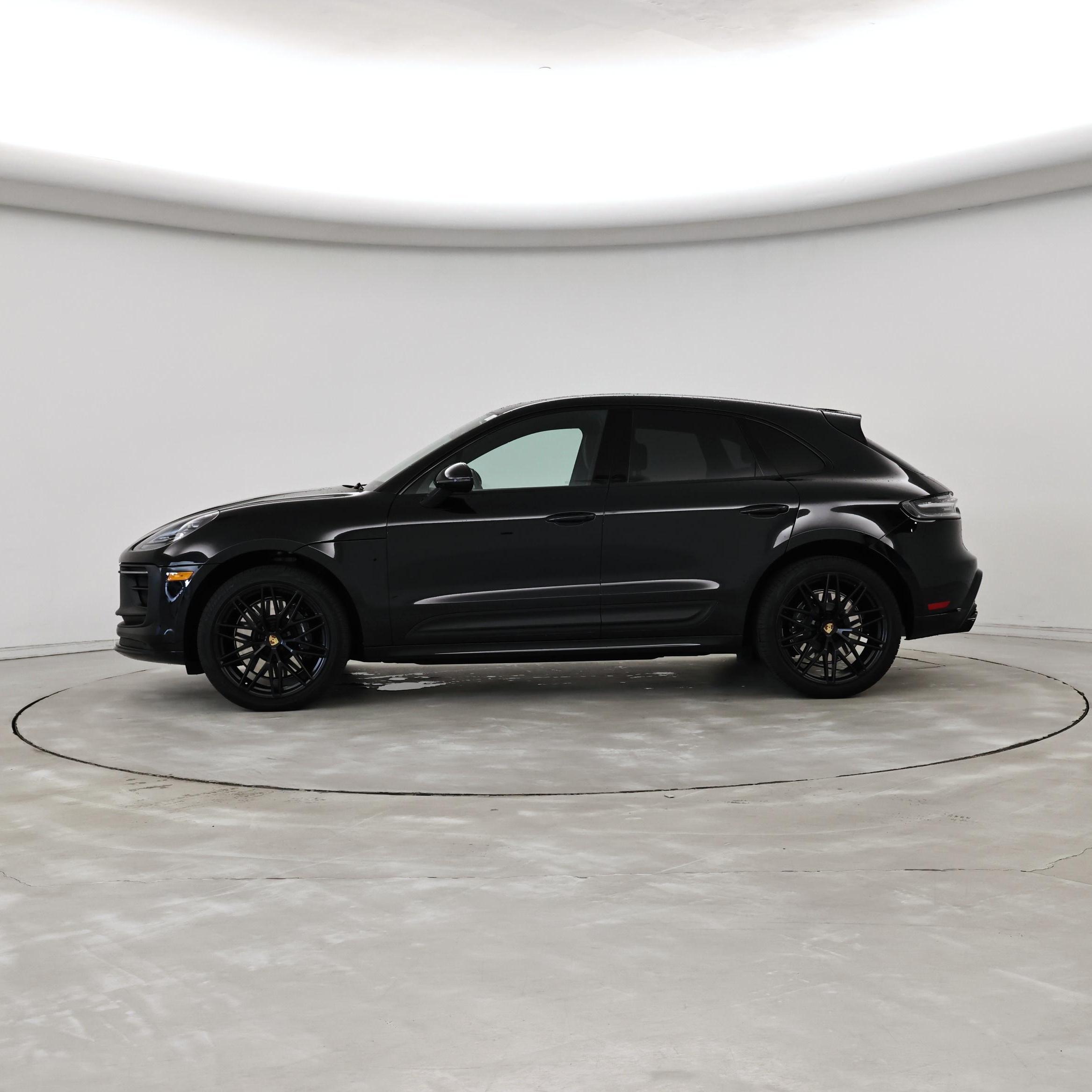 Thumbnail: 2022 Porsche Macan - 3