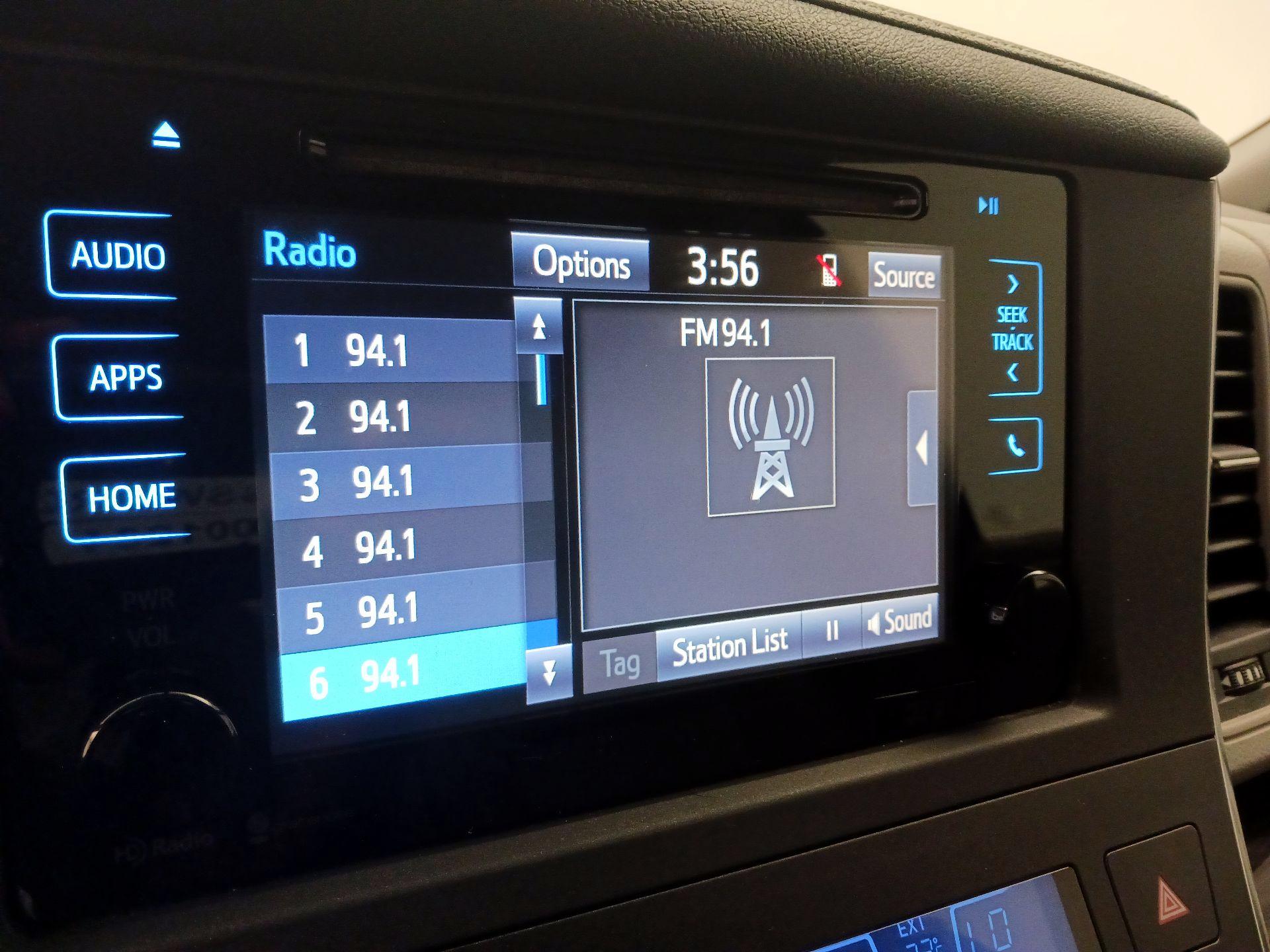 Thumbnail: 2015 Toyota Sienna - 15