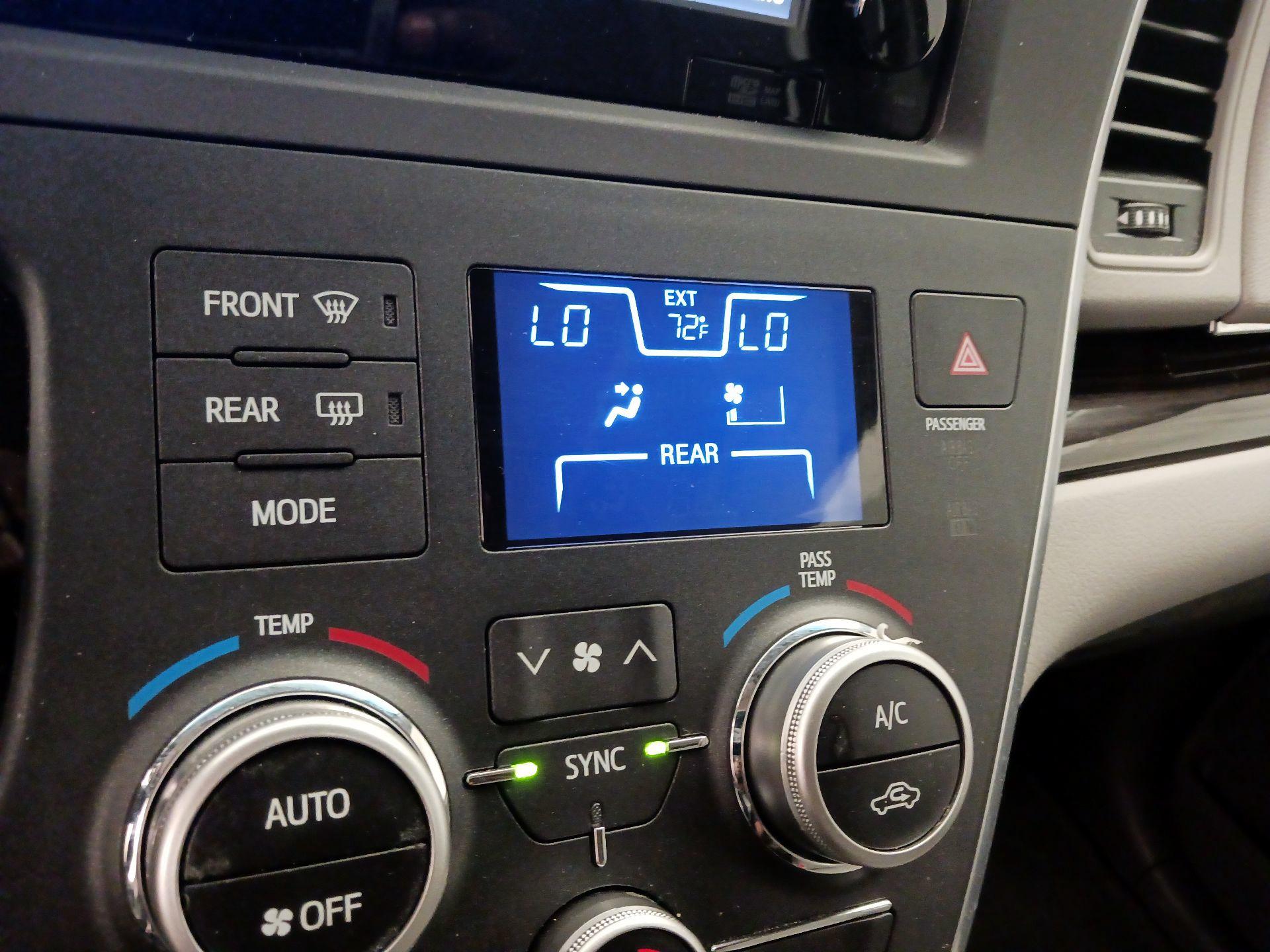 Thumbnail: 2015 Toyota Sienna - 16