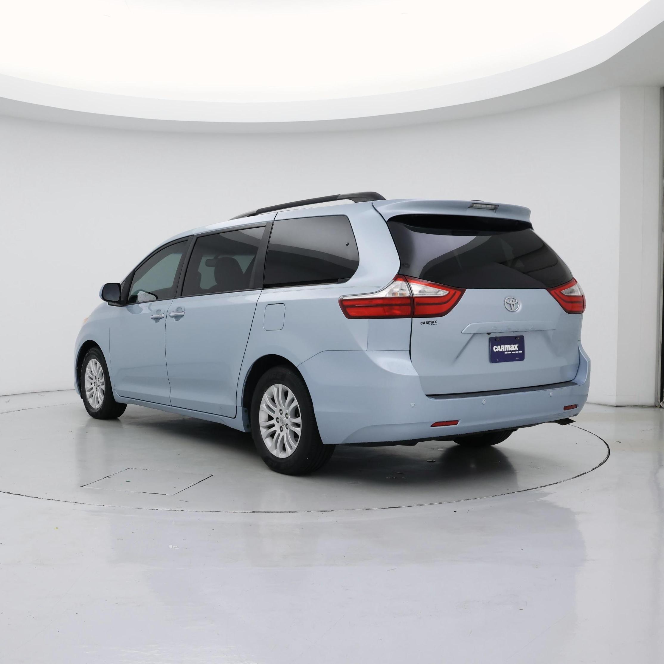 Thumbnail: 2015 Toyota Sienna - 2