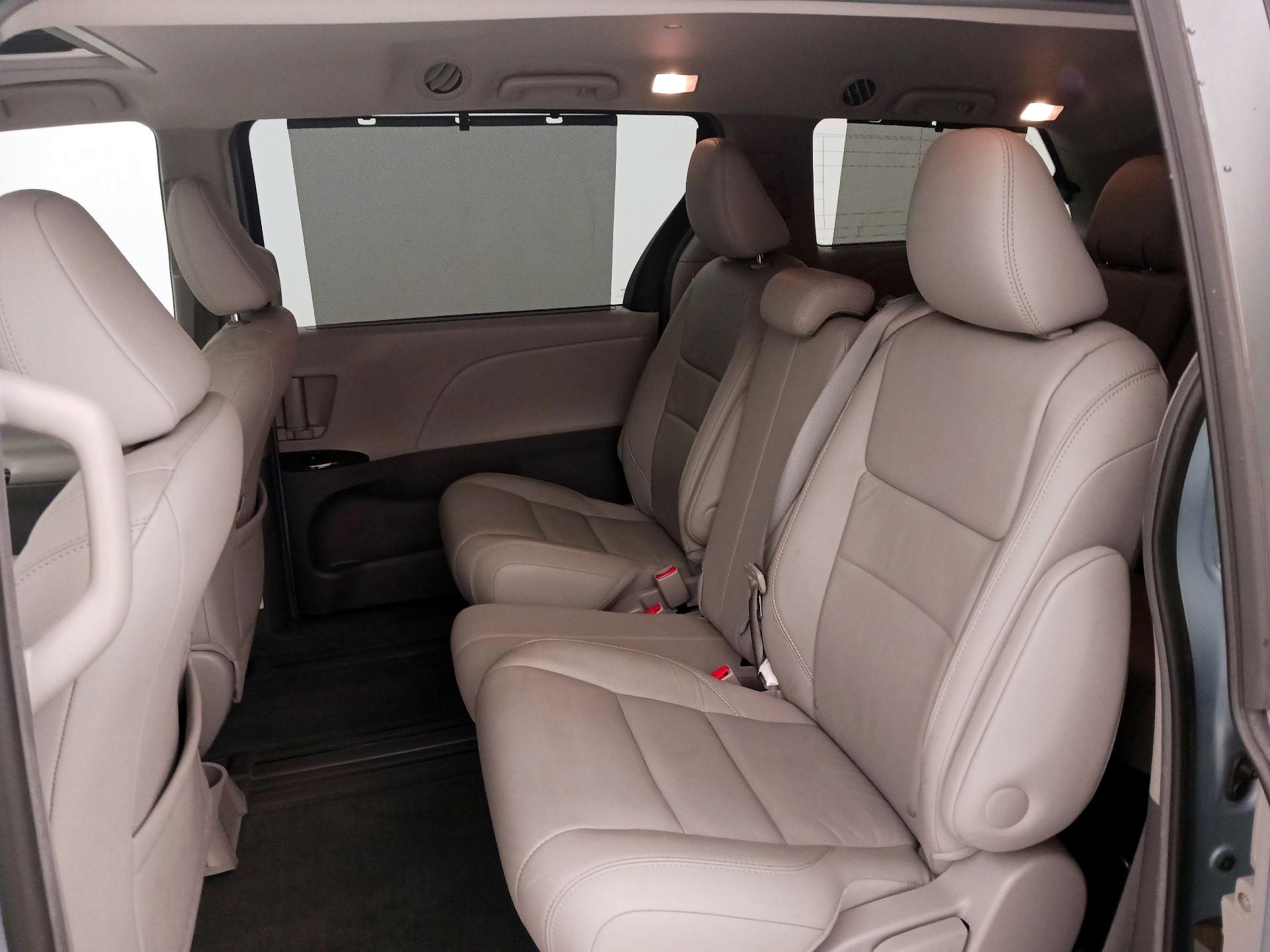 Thumbnail: 2015 Toyota Sienna - 20