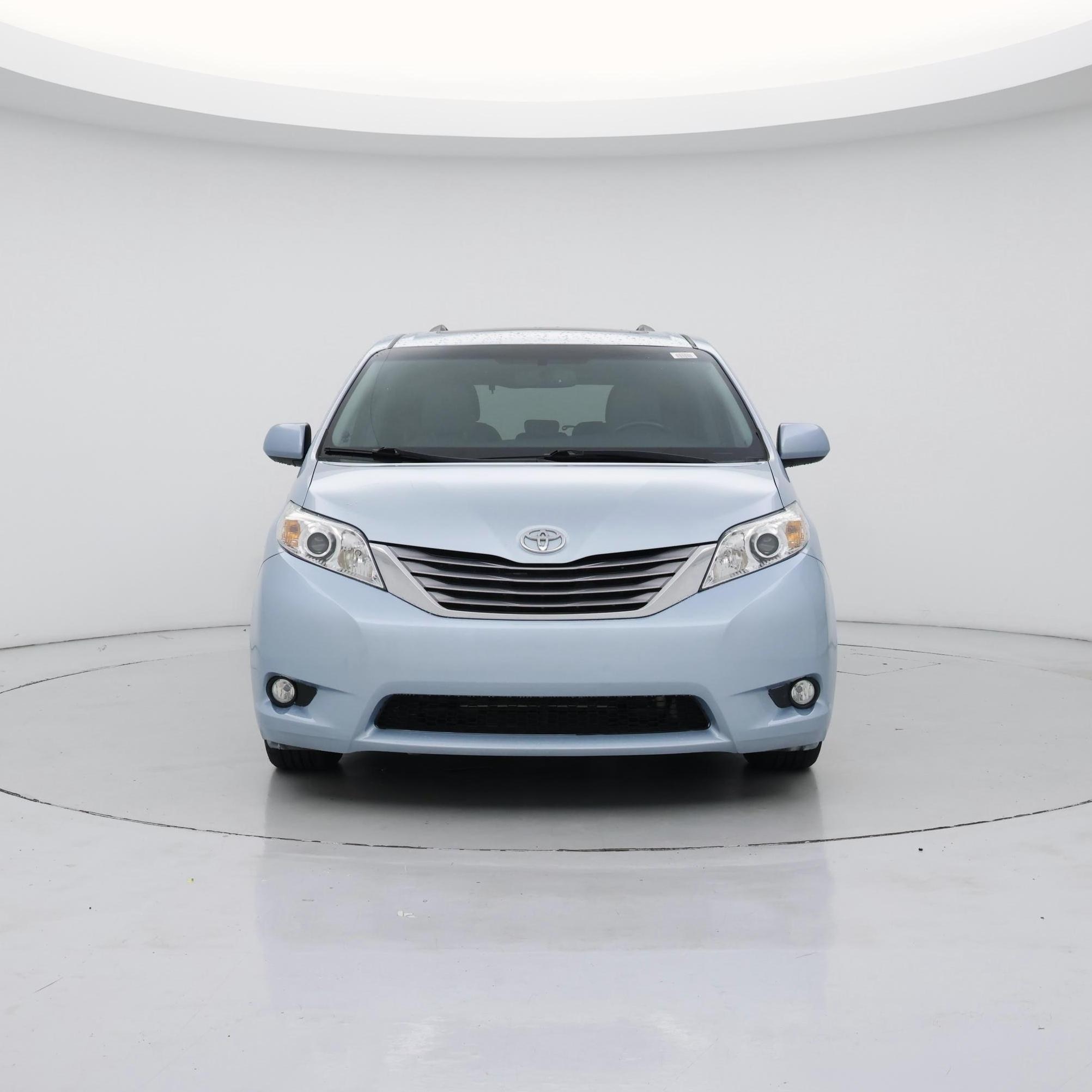 Thumbnail: 2015 Toyota Sienna - 5