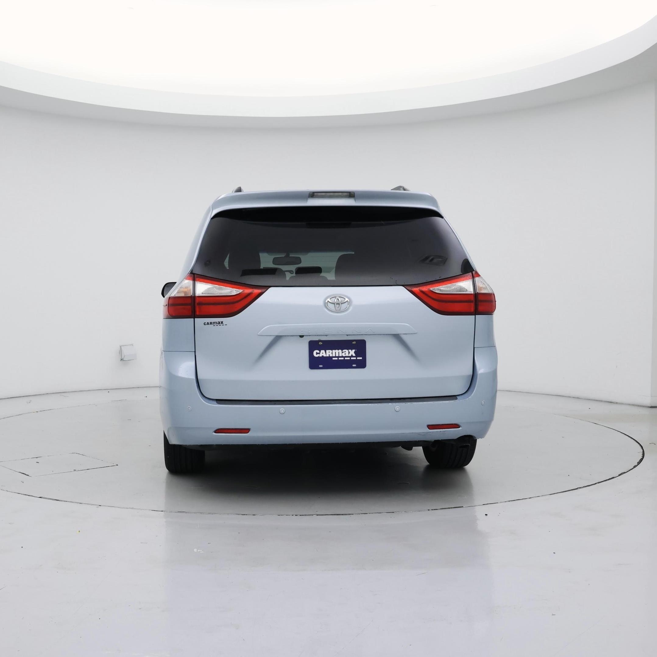 Thumbnail: 2015 Toyota Sienna - 6