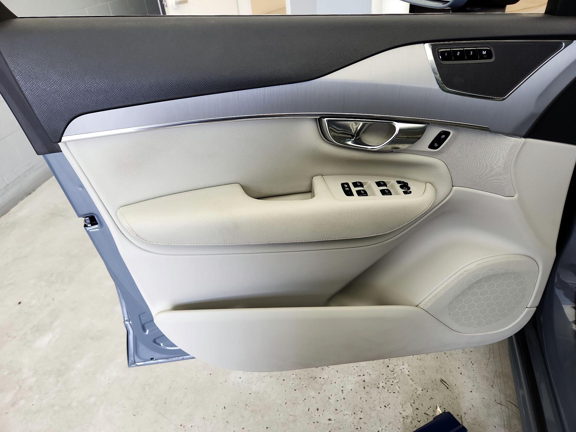 Thumbnail: 2022 Volvo XC90 - 12