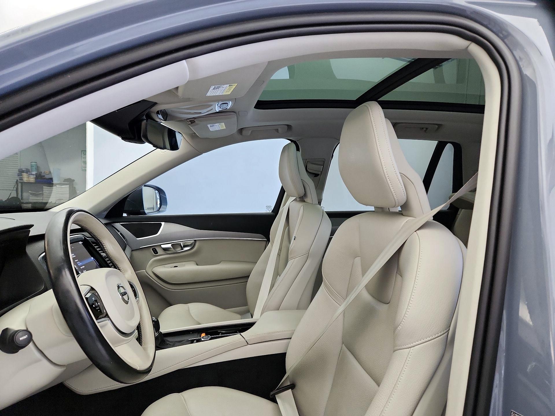 Thumbnail: 2022 Volvo XC90 - 18