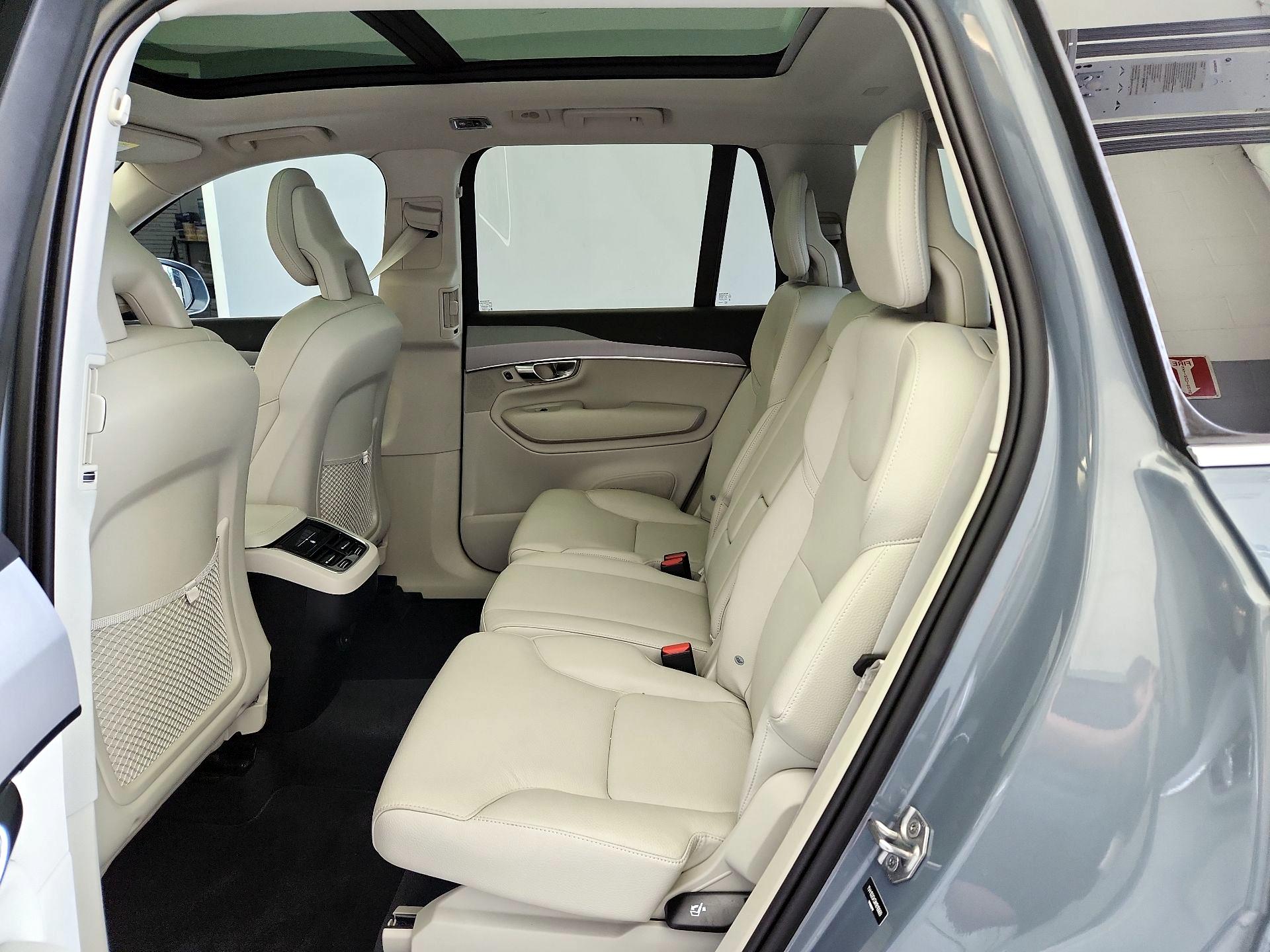 Thumbnail: 2022 Volvo XC90 - 19