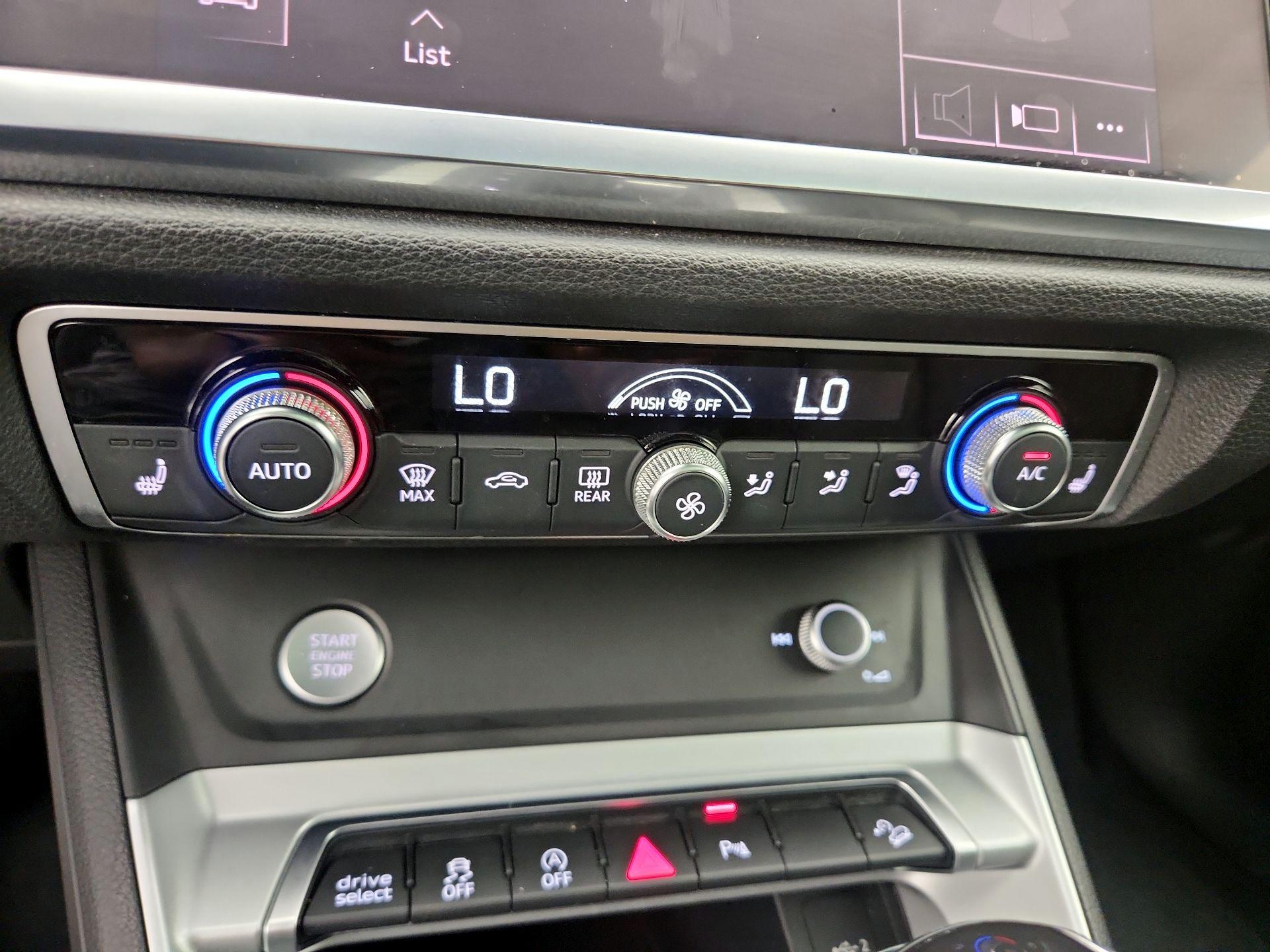 Thumbnail: 2020 Audi Q3 - 16